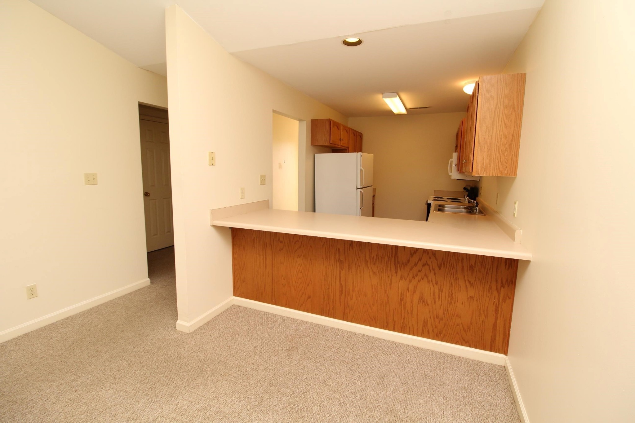 763 Sivley Rd Property Photo 2