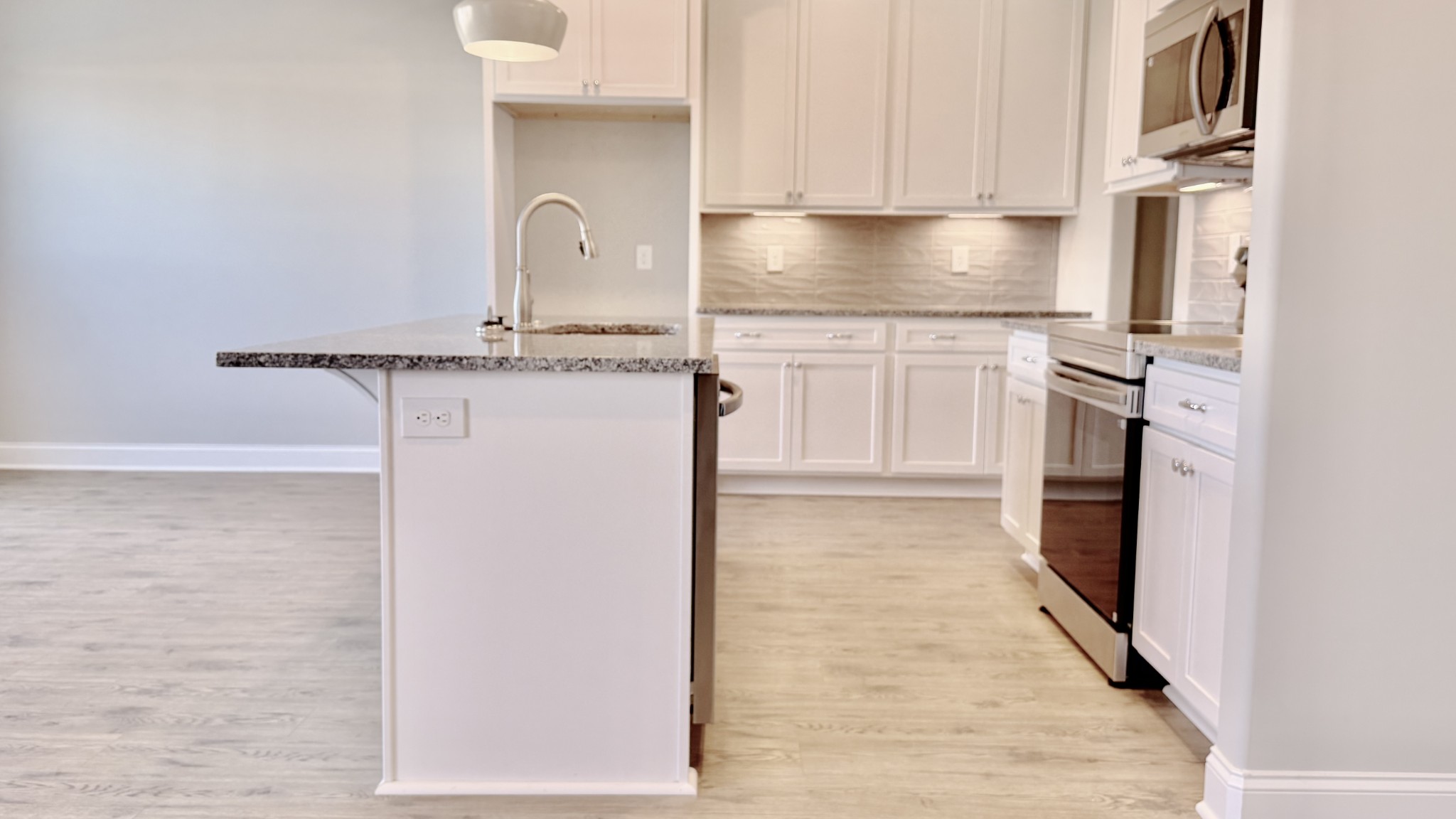 1906 Gracie Bug Loop Property Photo 8