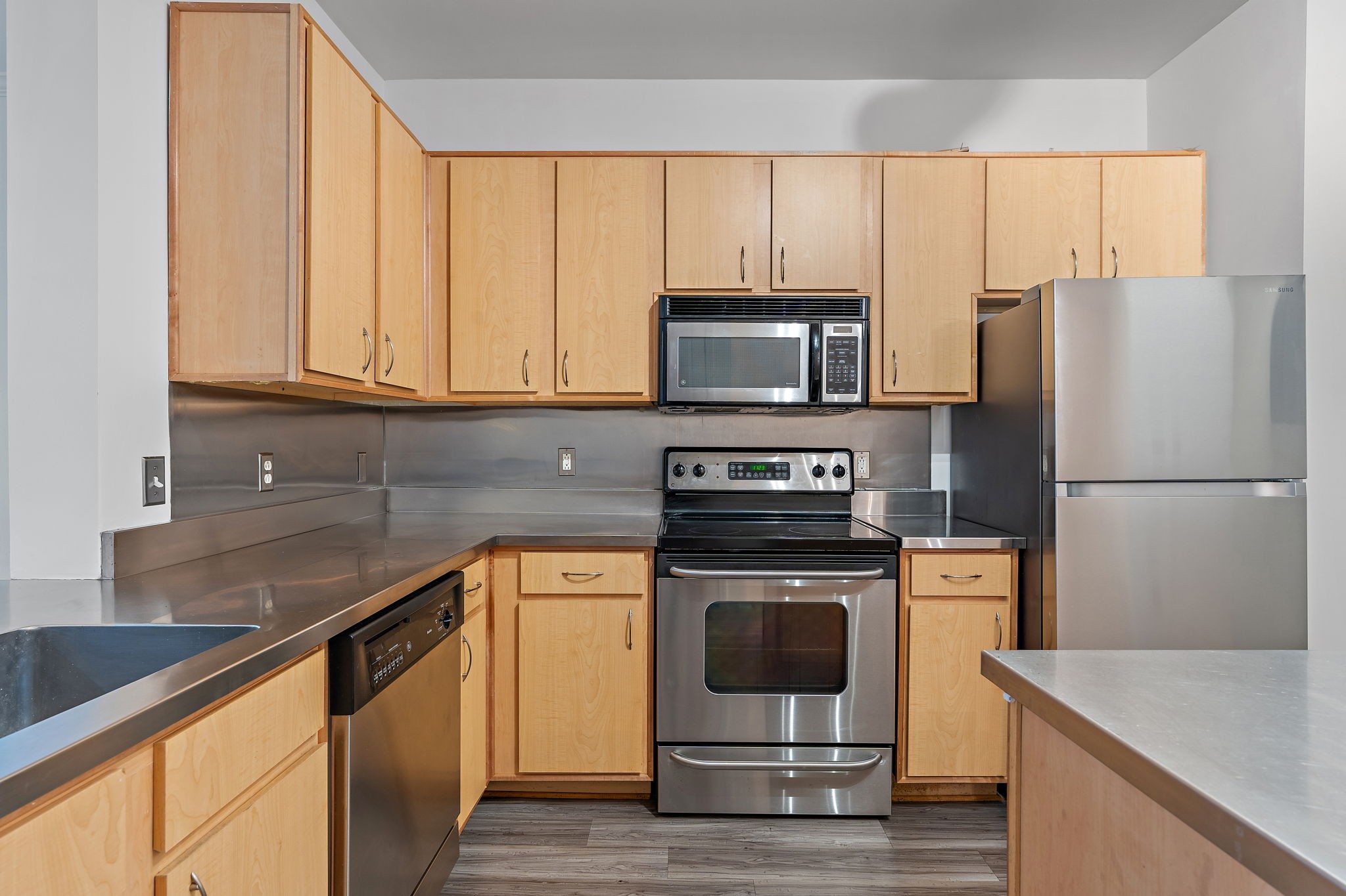 1803 Broadway Property Photo 3