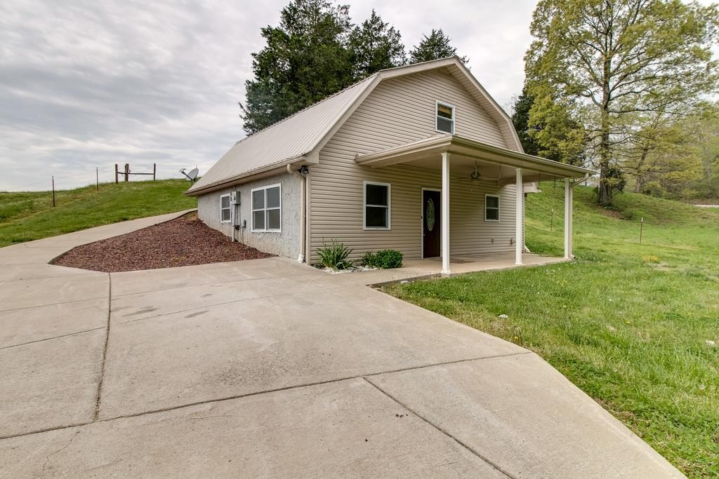 6501 Clydeton Rd Property Photo 1