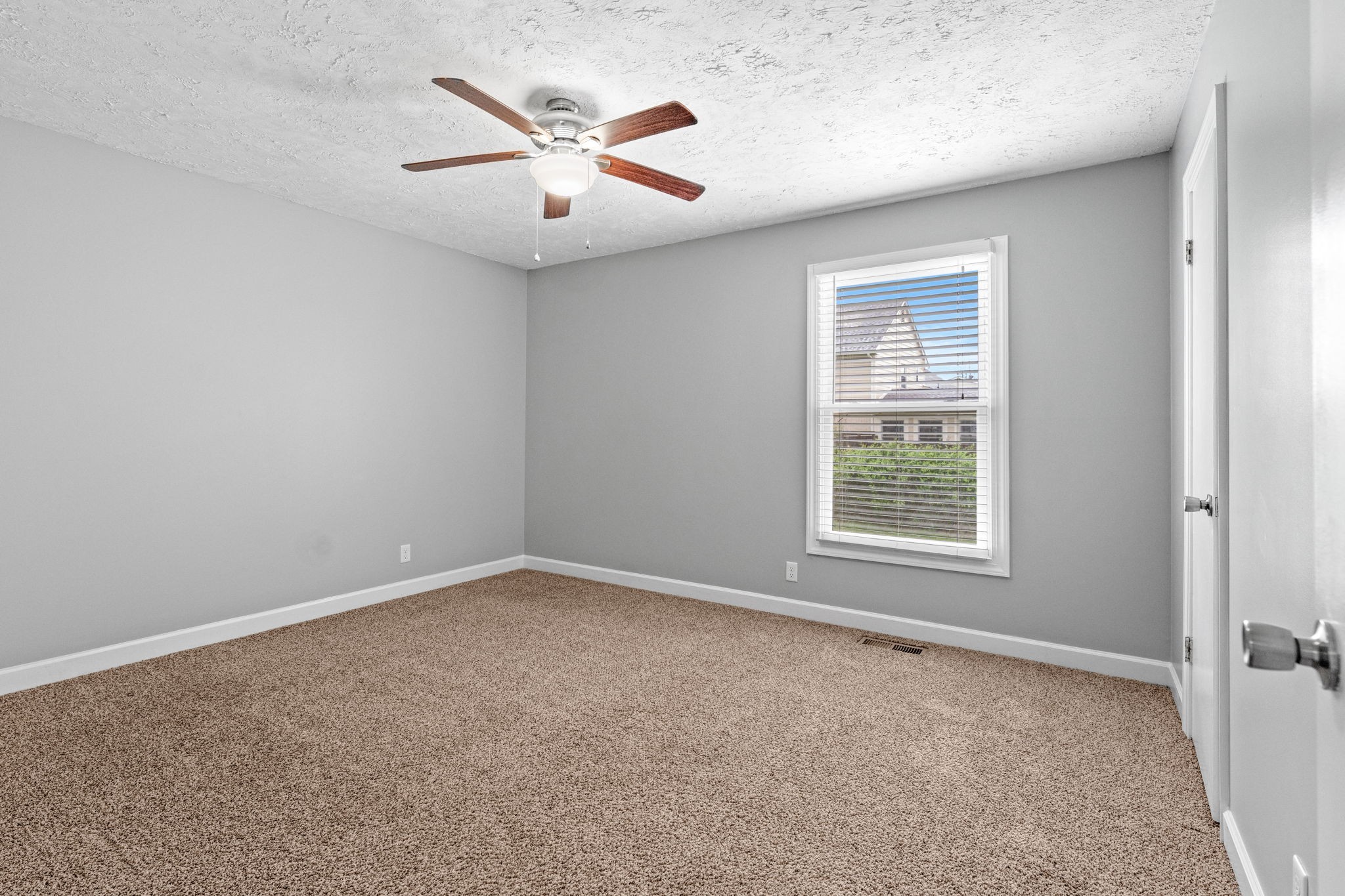 140 Cunningham Pl Property Photo 12