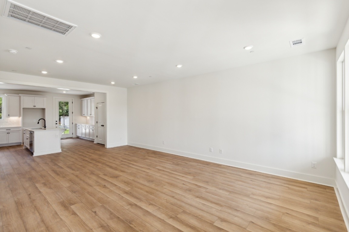 120 Nearwater Place Property Photo 4