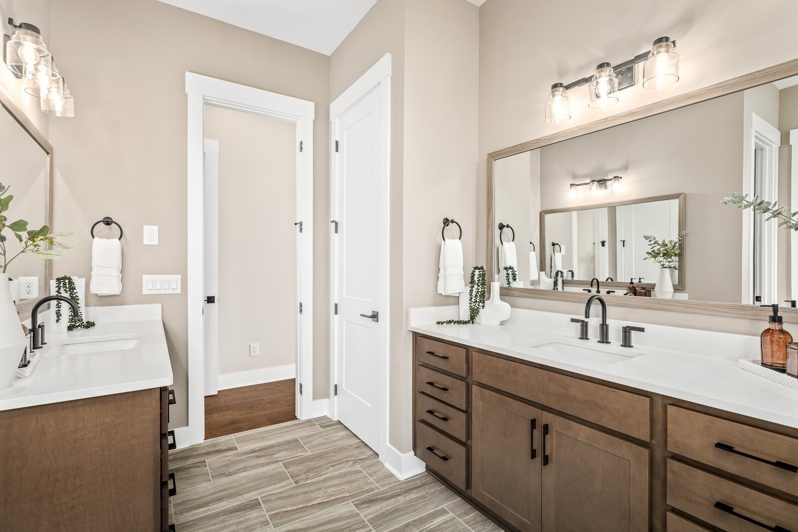 7296 Orrinshire Drive Property Photo 32
