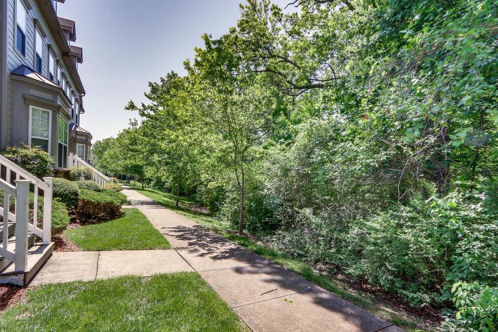 8712 Gauphin Pl Property Photo 4