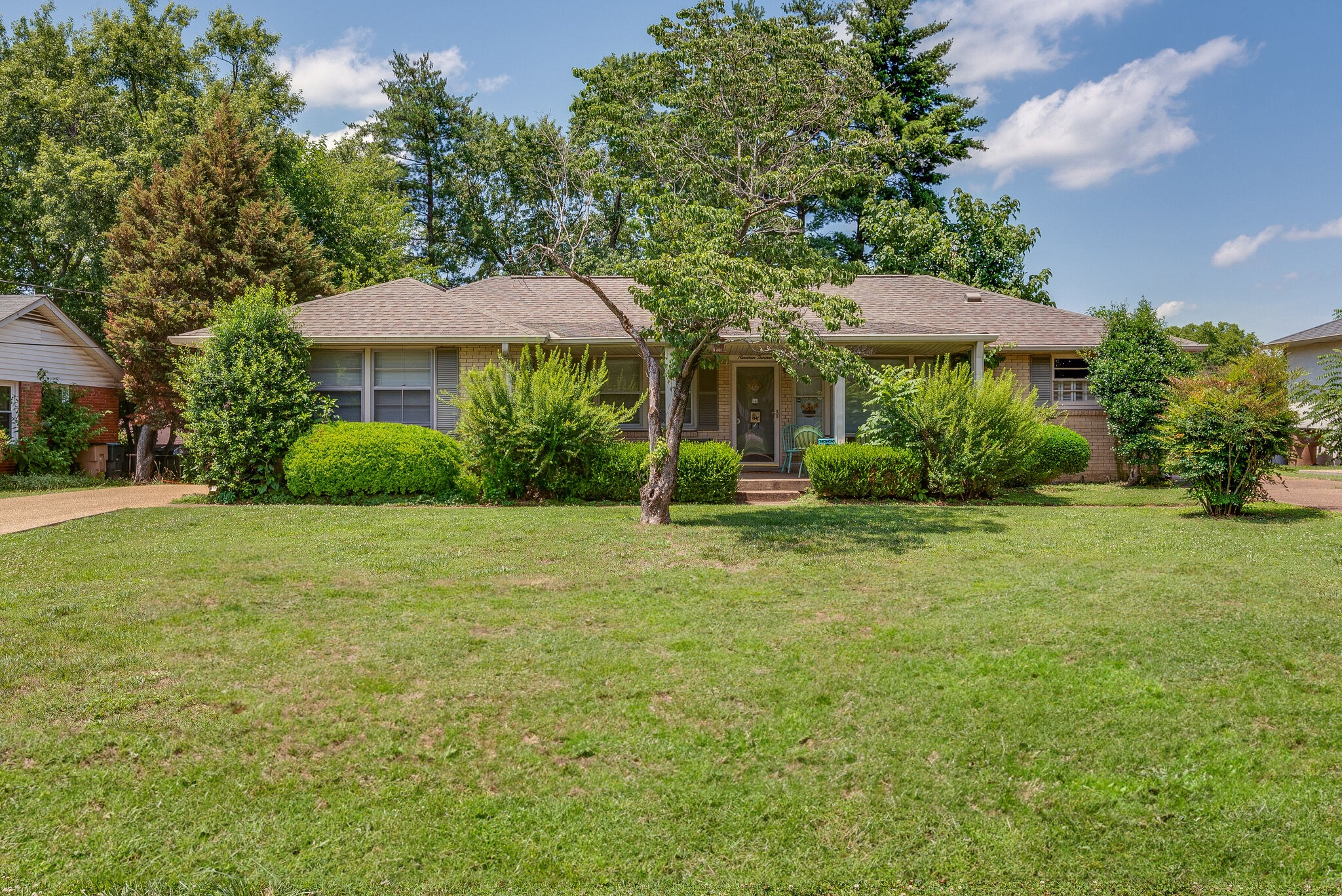 1913 Upland Dr Property Photo
