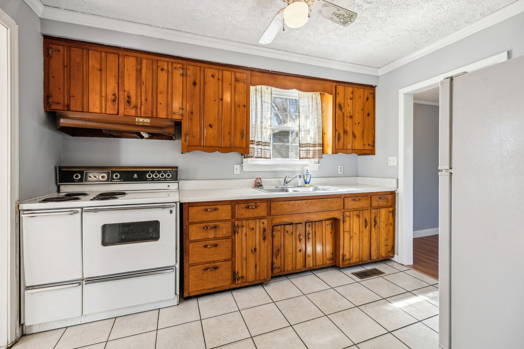 810 Country Club Dr Property Photo 5