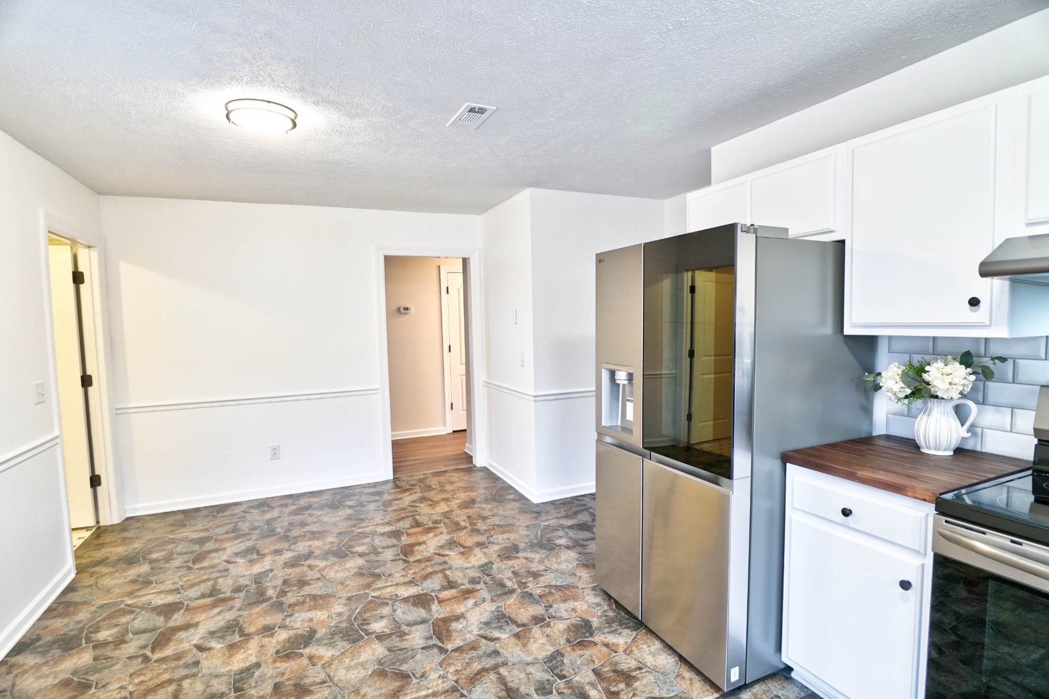 1202 Peachtree St Property Photo 6