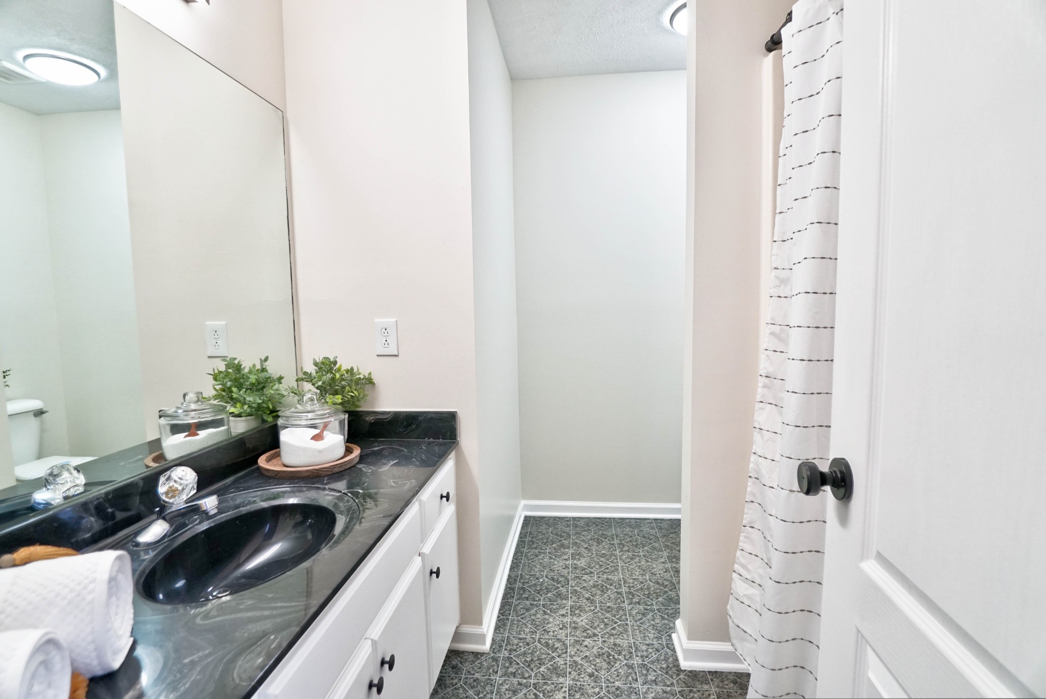 1202 Peachtree St Property Photo 14