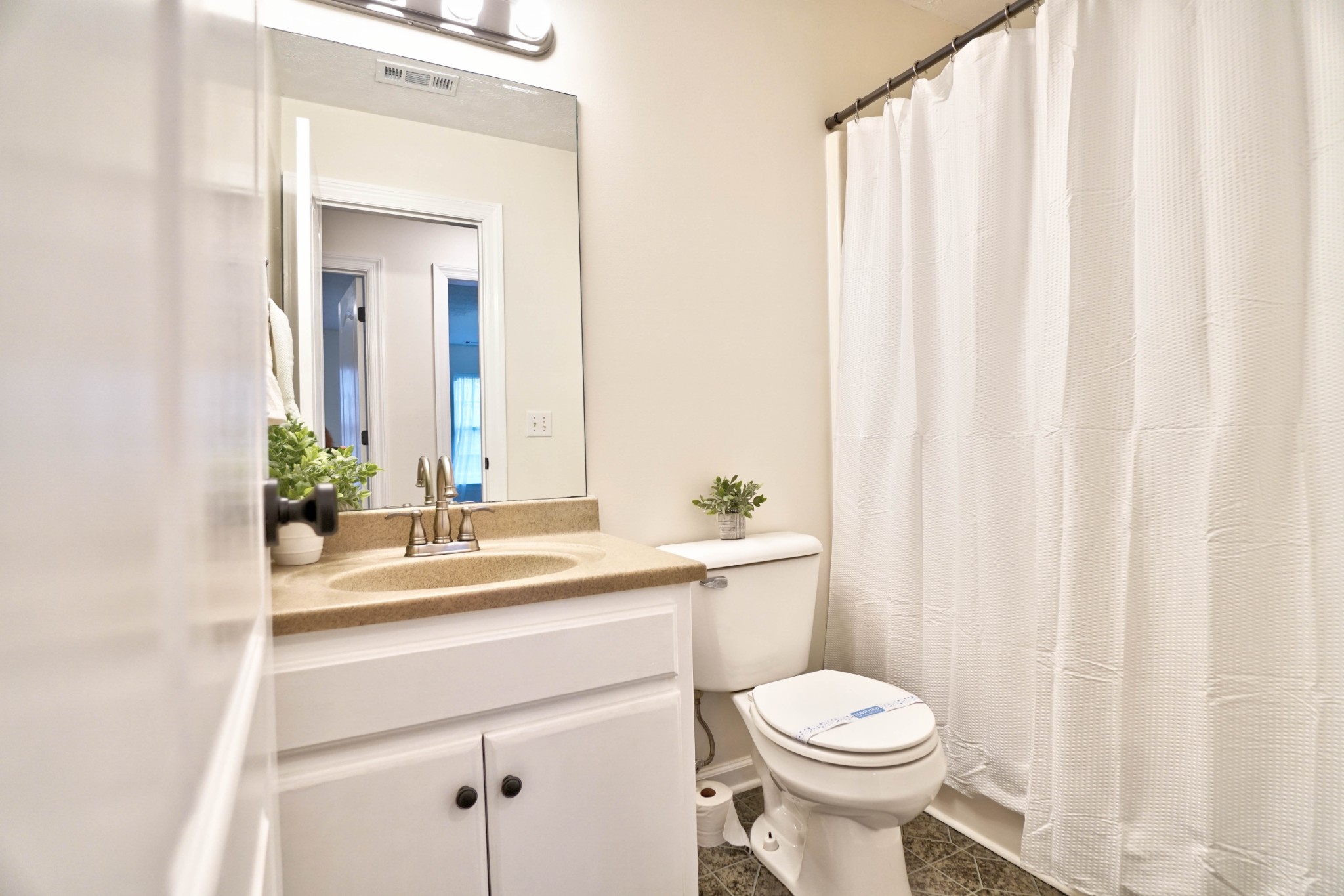 1202 Peachtree St Property Photo 17
