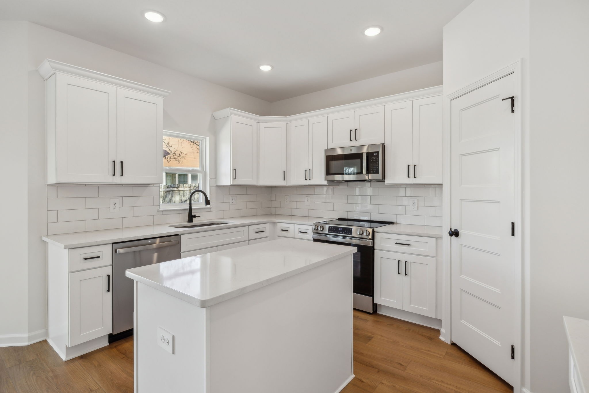 2800 Belle Meade Pl Property Photo 17