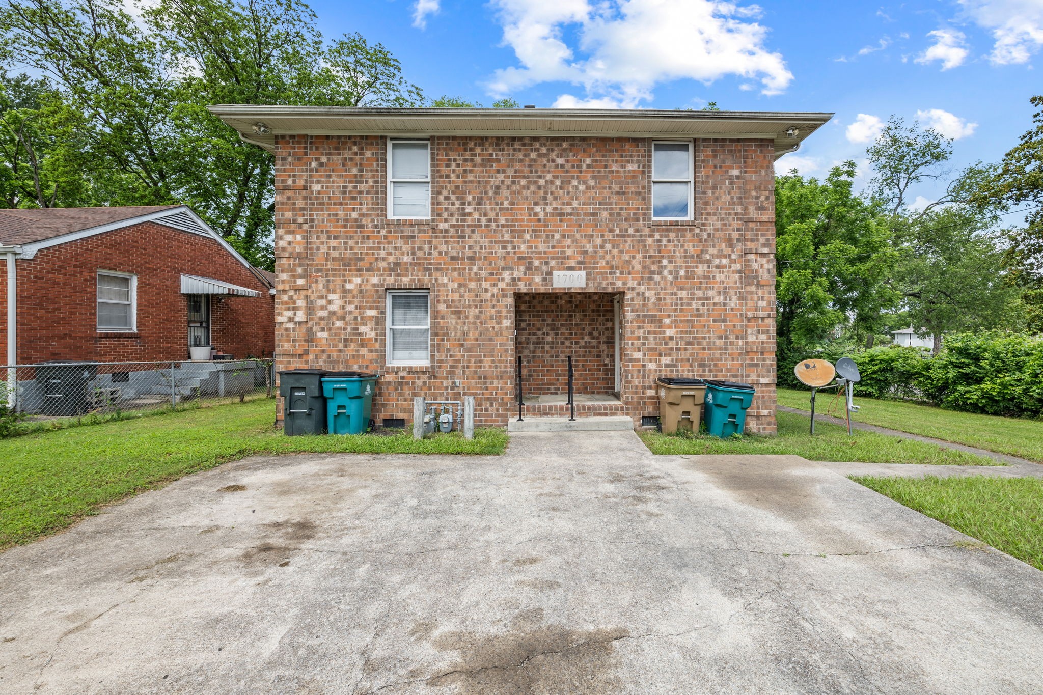 1700 Cass St Property Photo 1