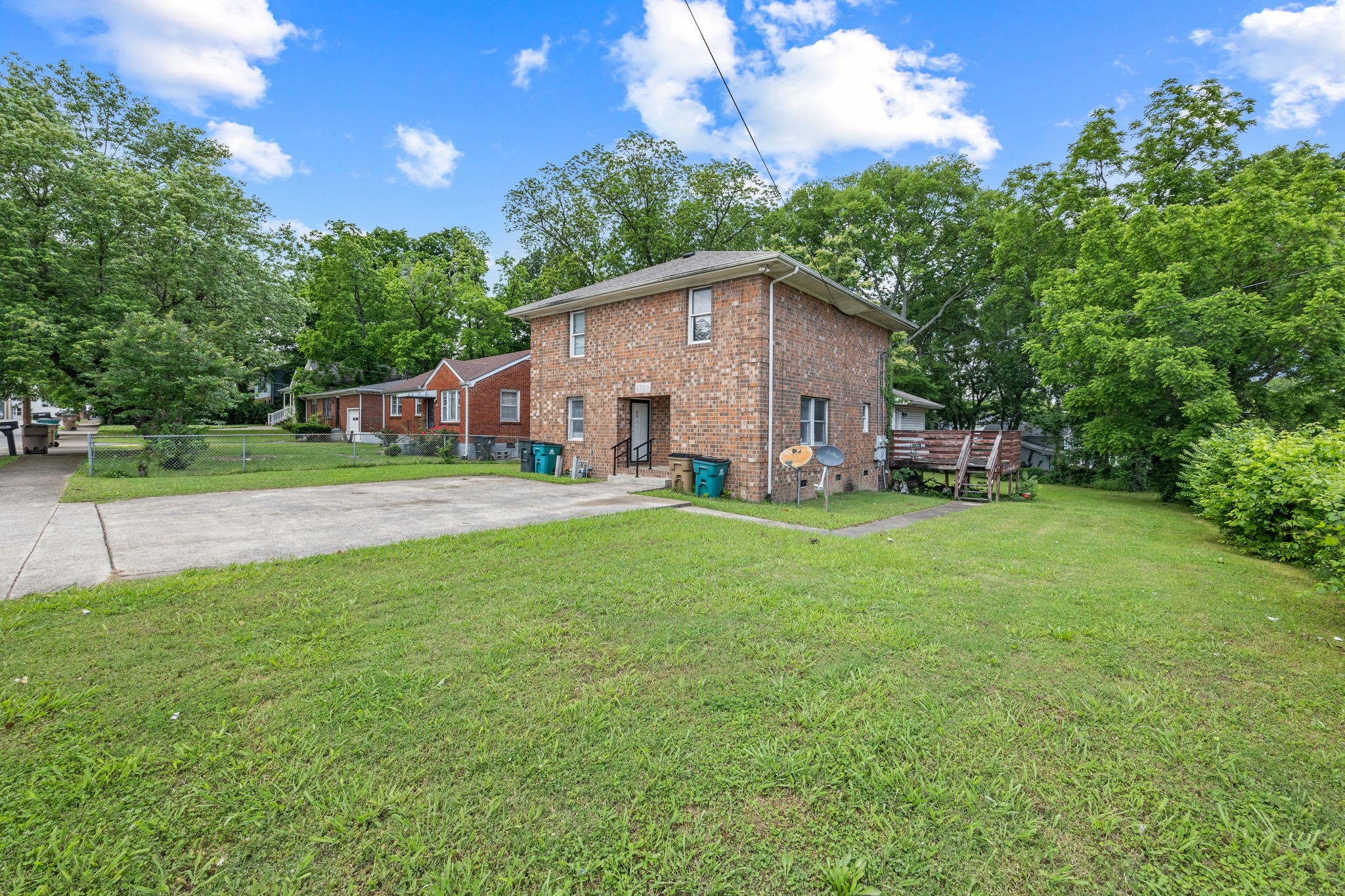 1700 Cass St Property Photo 3