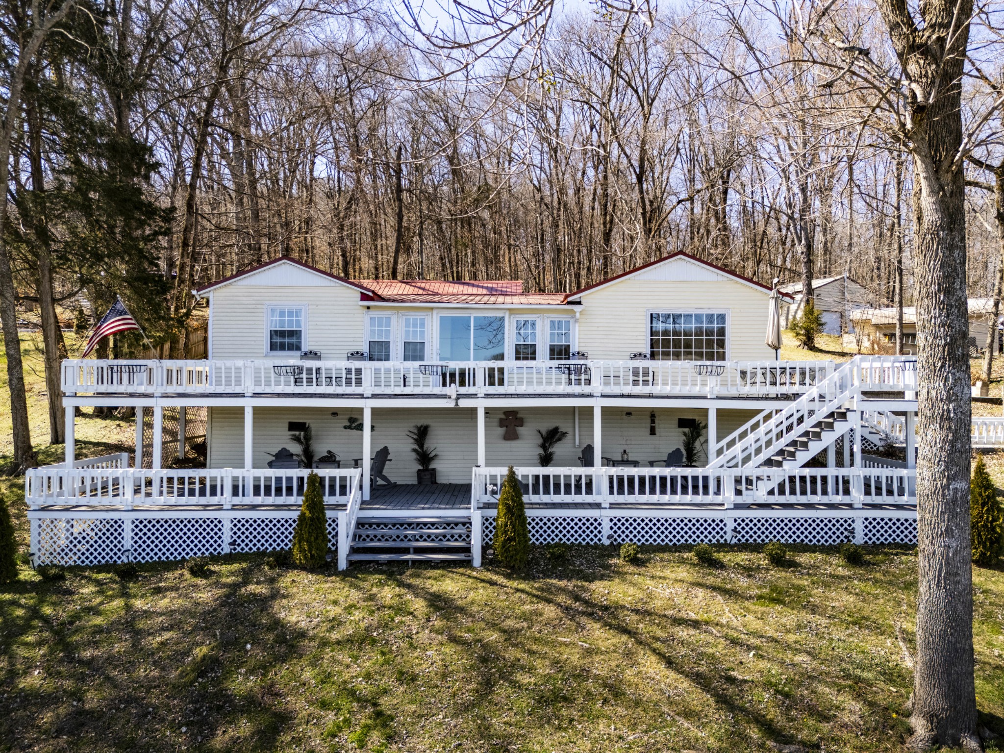 852 Lake Logan Rd Property Photo 1