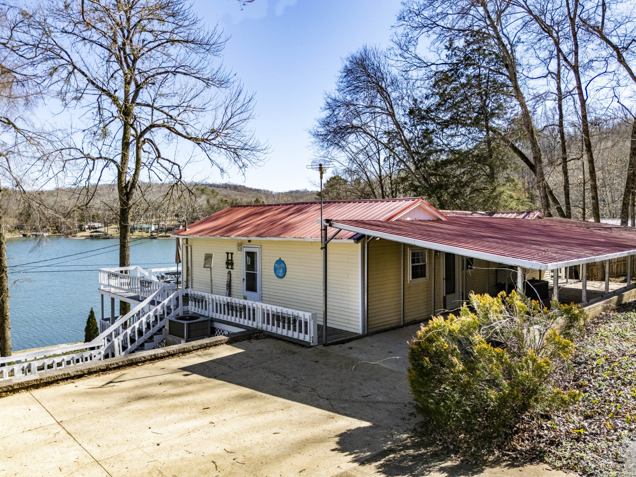 852 Lake Logan Rd Property Photo 37