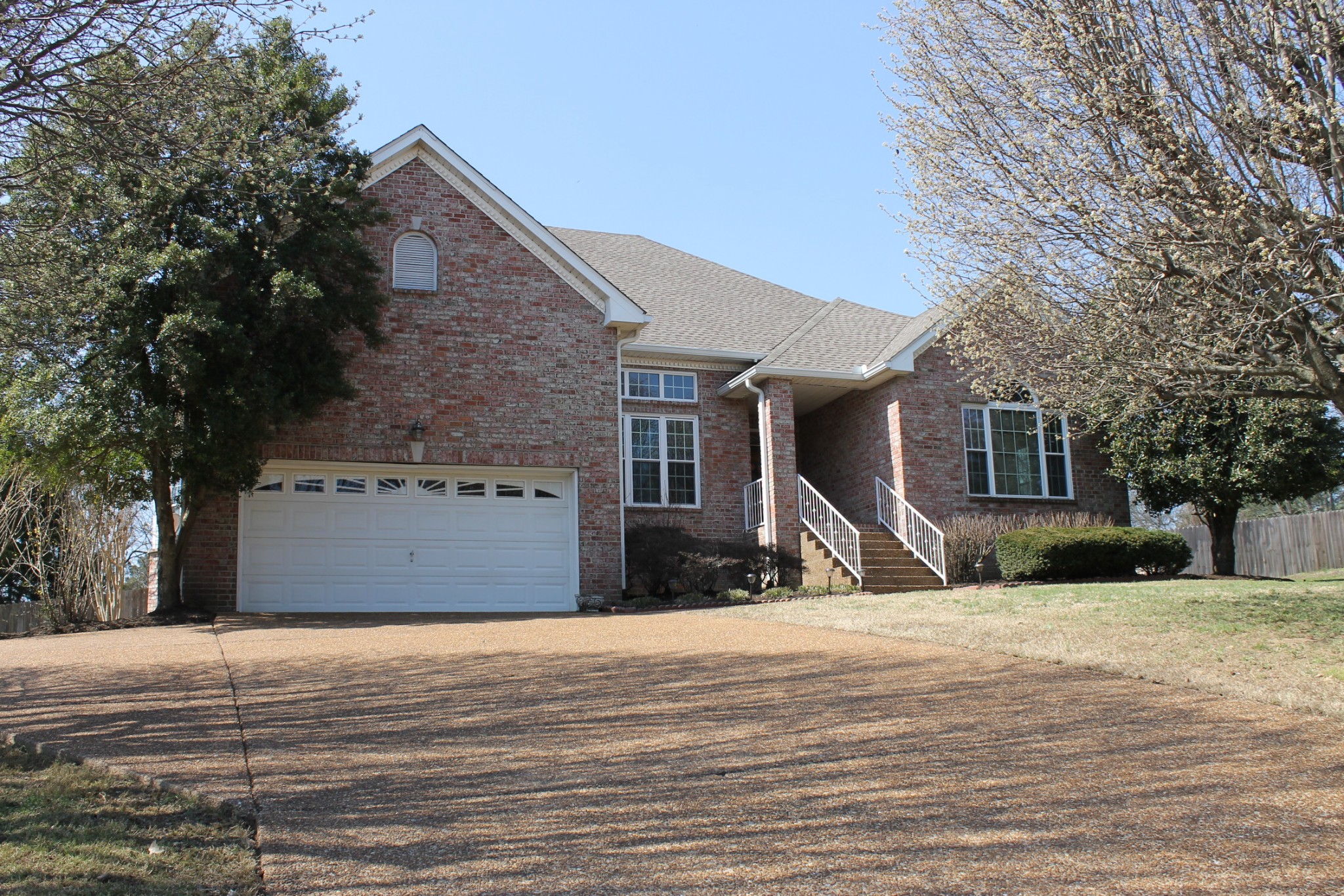 816 Loretta Dr Property Photo 1