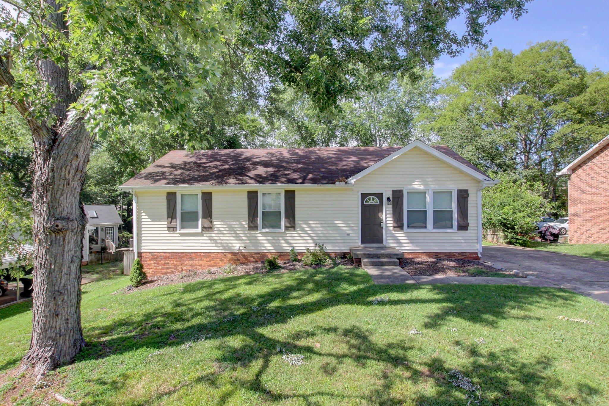 303 Grassland Dr Property Photo 1