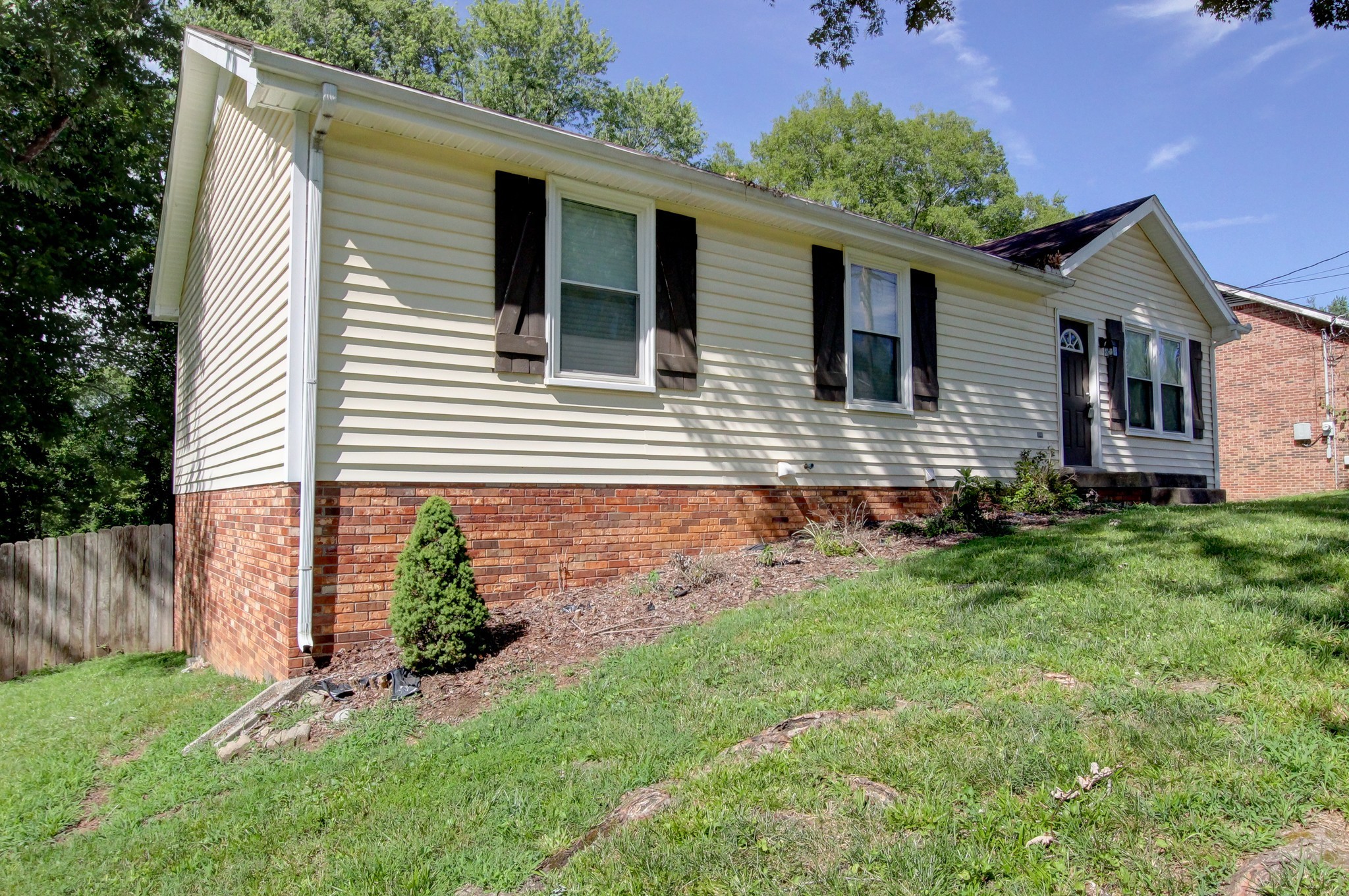303 Grassland Dr Property Photo 4