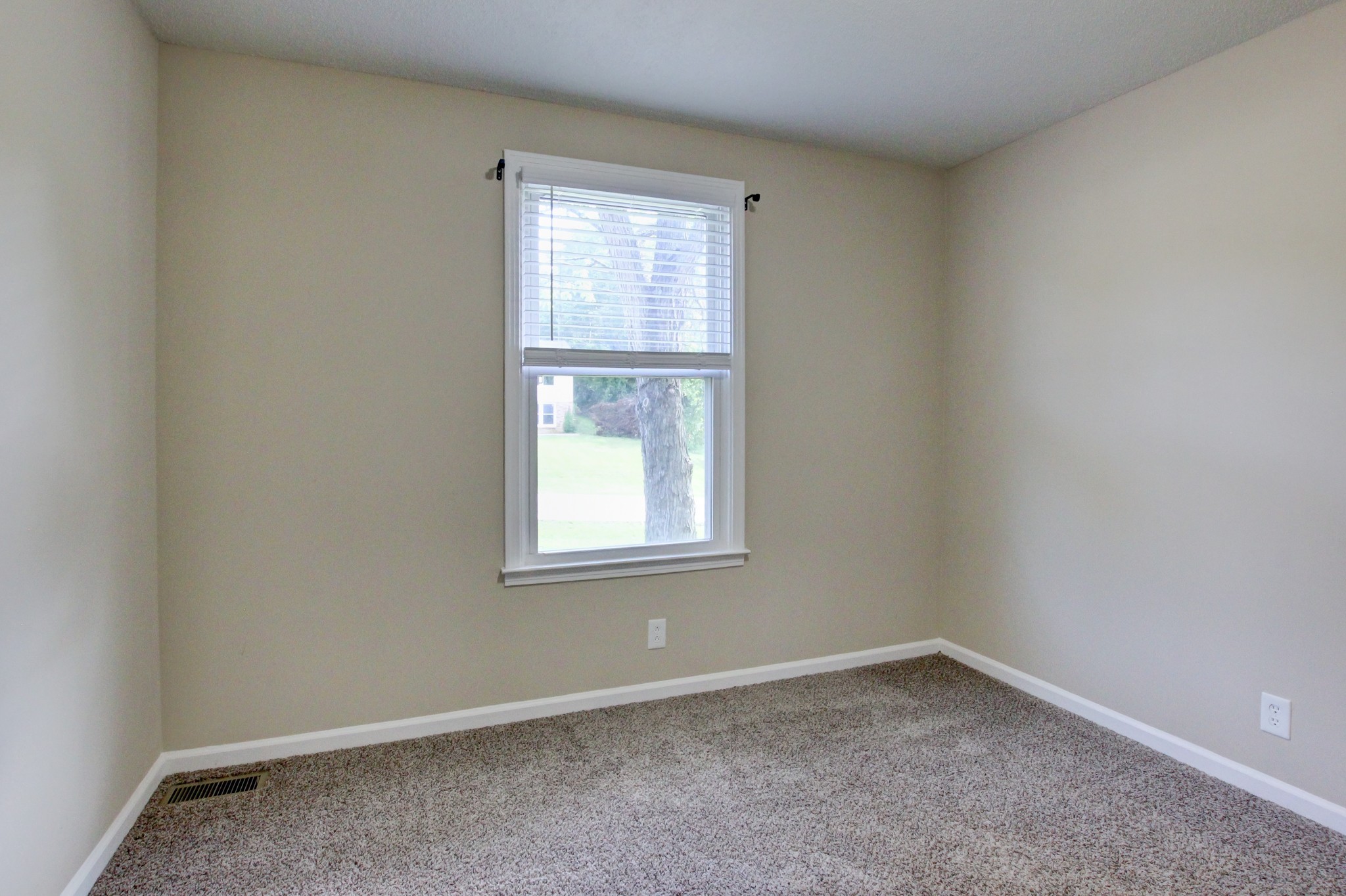 303 Grassland Dr Property Photo 26
