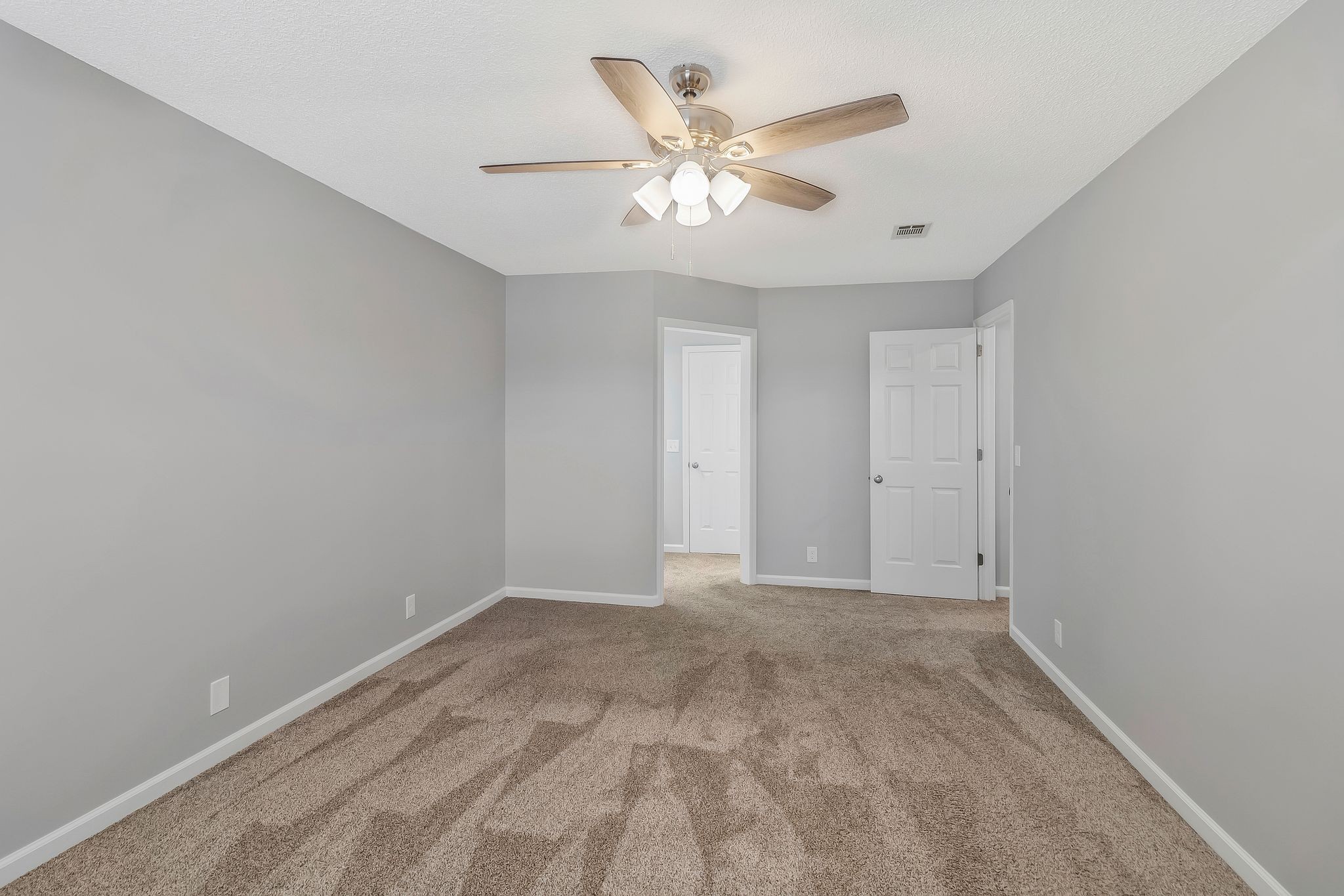 3301 Calais Cir Property Photo 21