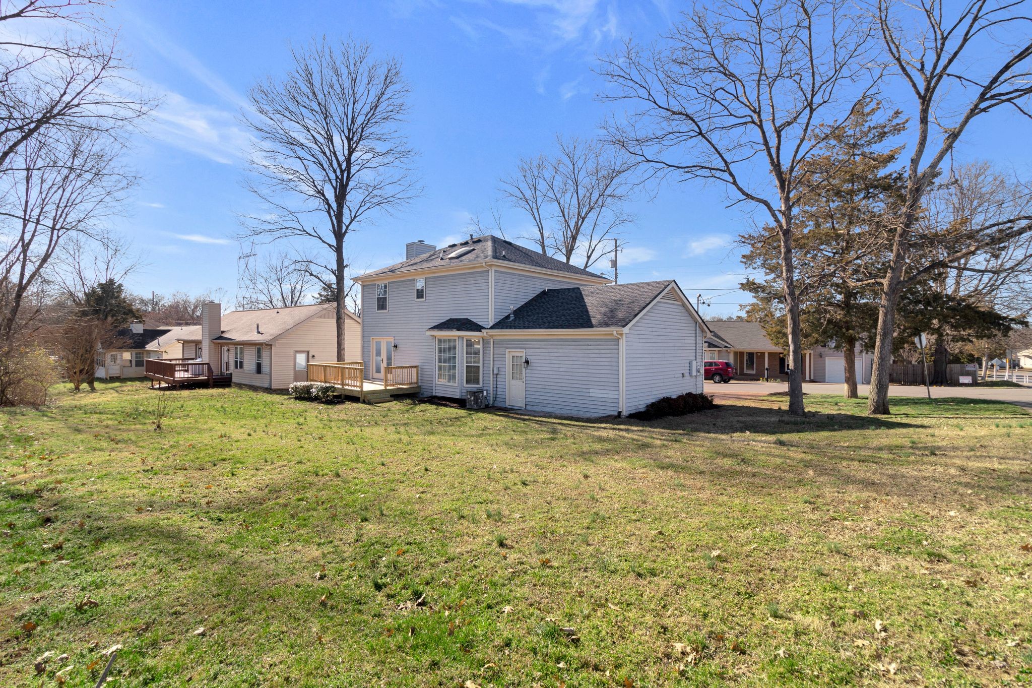3301 Calais Cir Property Photo 32