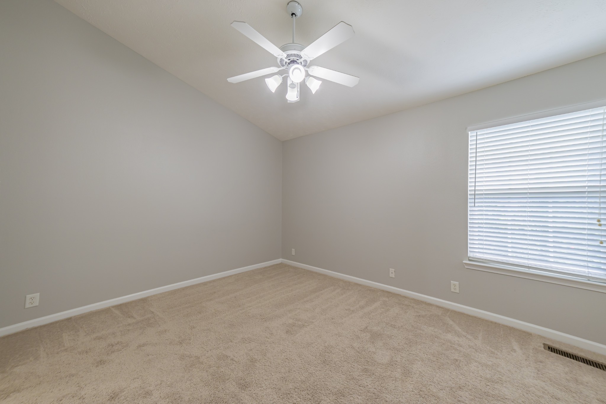 110 Wolverine Ct Property Photo 28
