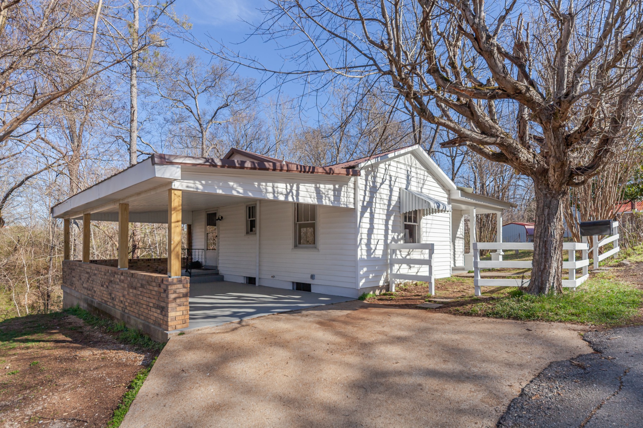 104 W Ward St Property Photo 1