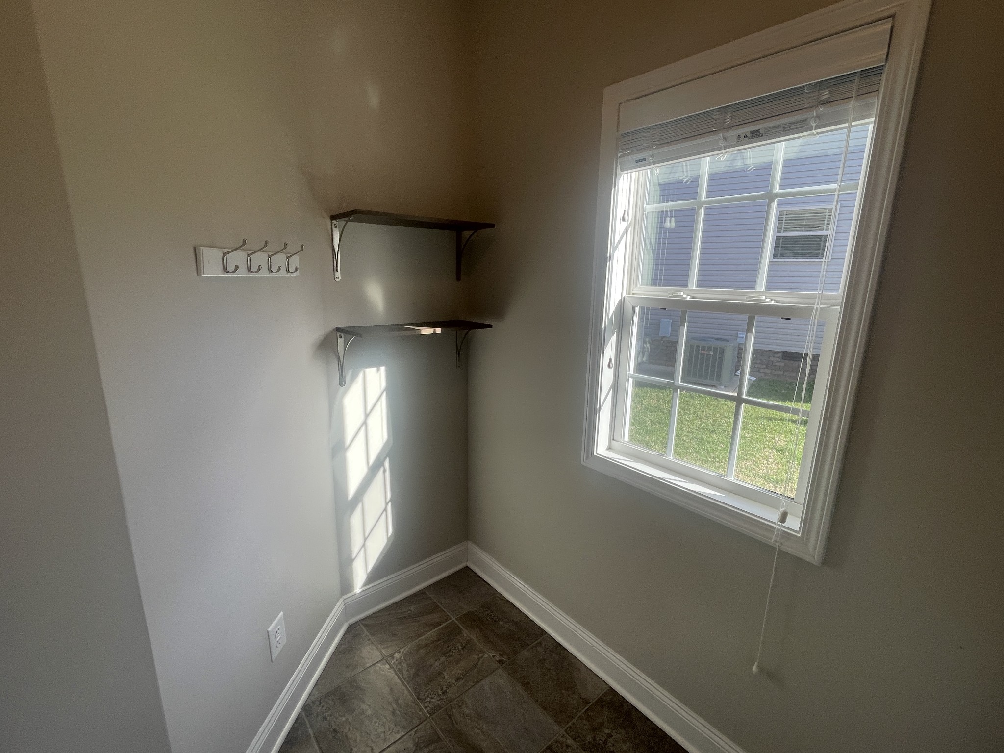 1008 Barnhill Rd Property Photo 11