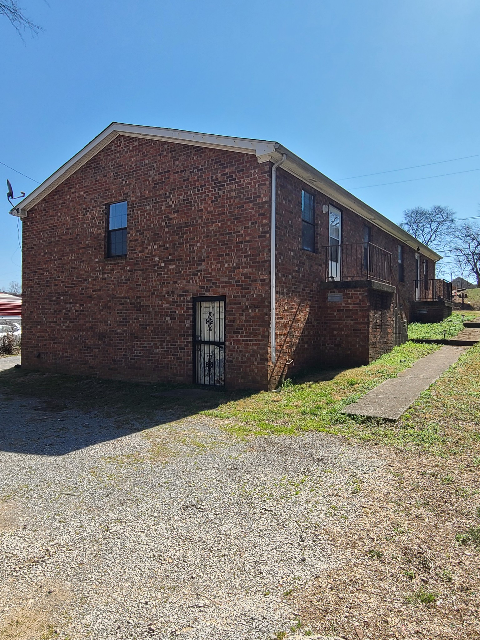 408 Moore Ave Property Photo 6