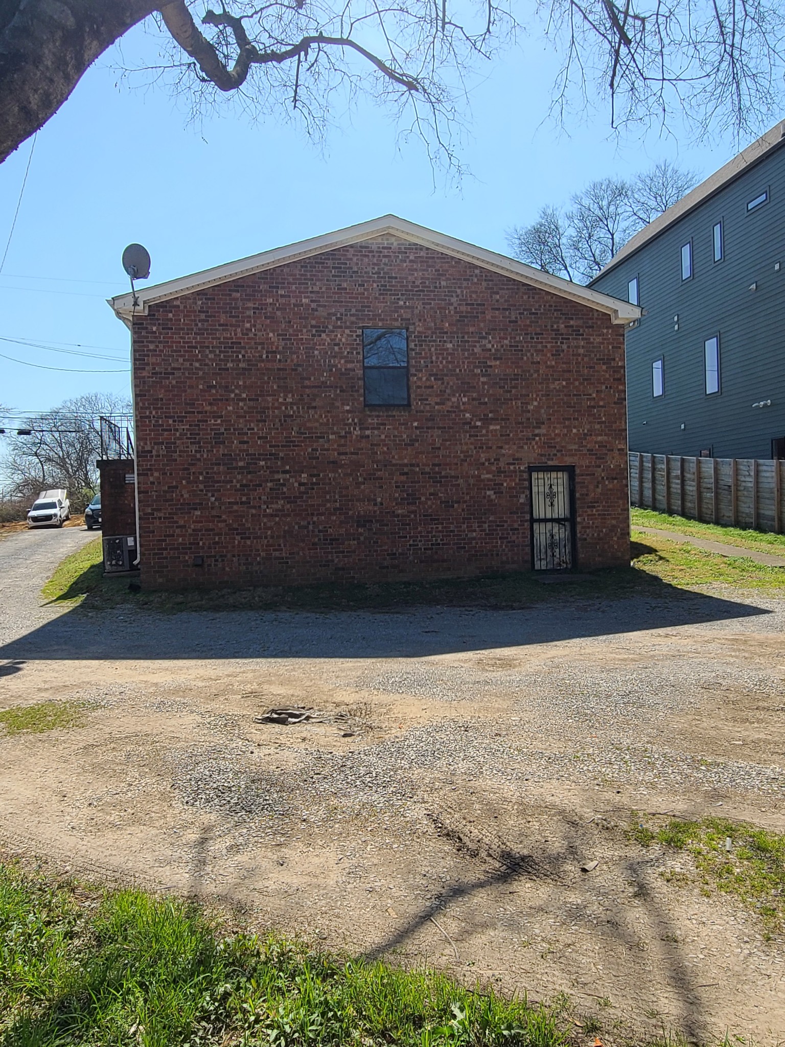 408 Moore Ave Property Photo 7
