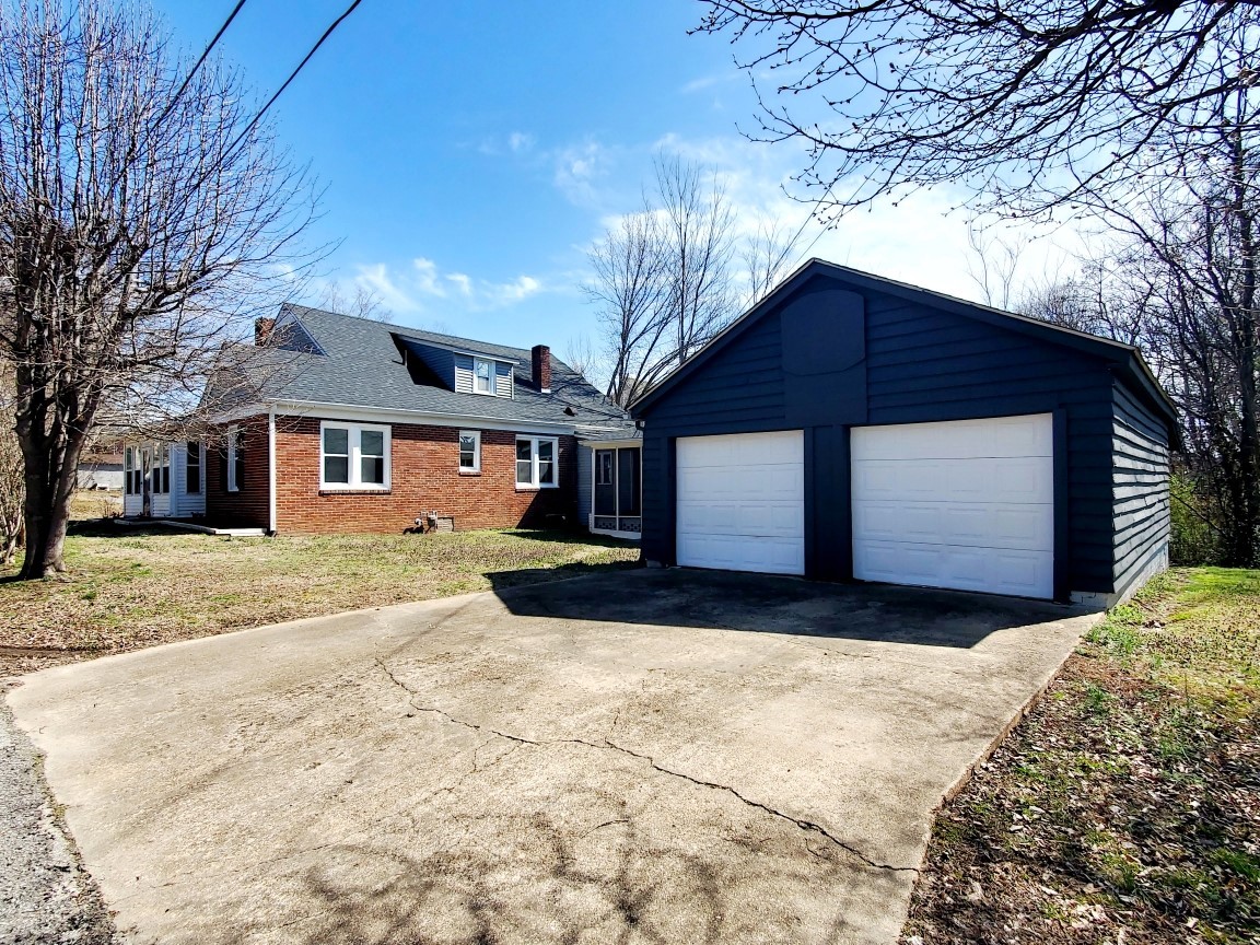 119 N Forrest Ave Property Photo 9