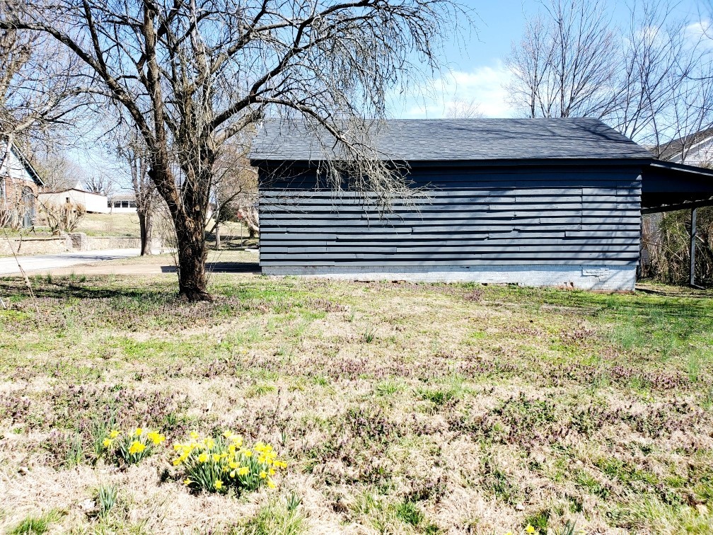 119 N Forrest Ave Property Photo 13