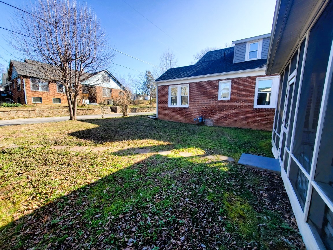 119 N Forrest Ave Property Photo 14