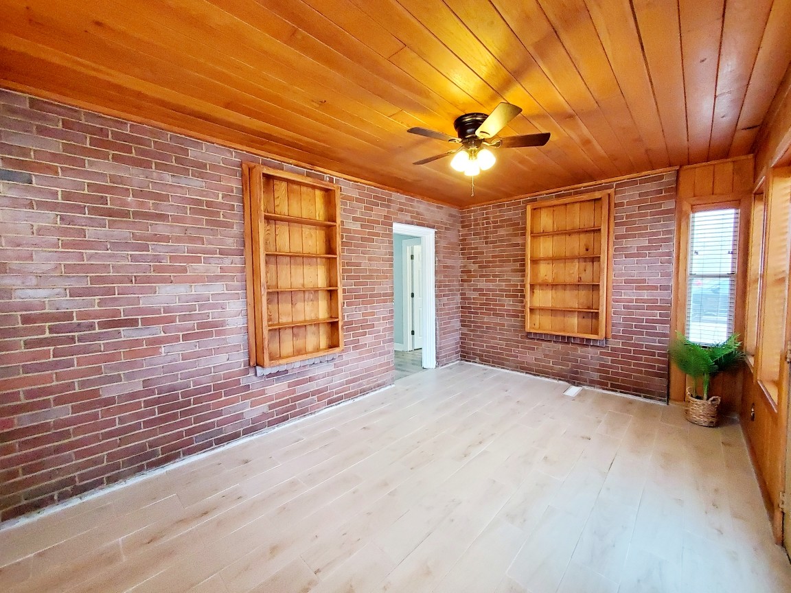 119 N Forrest Ave Property Photo 30