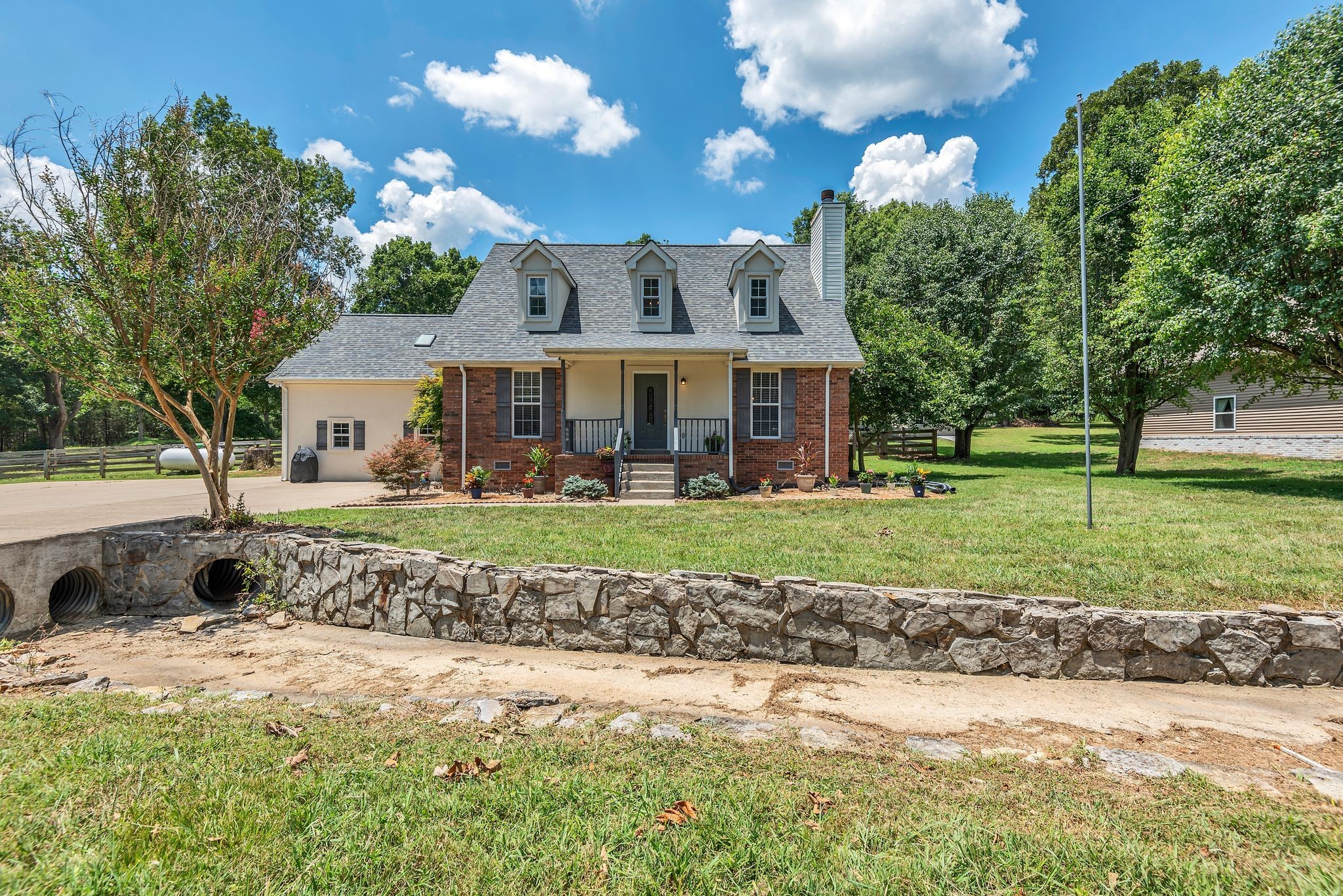 604 Steeplechase Ct Property Photo 1