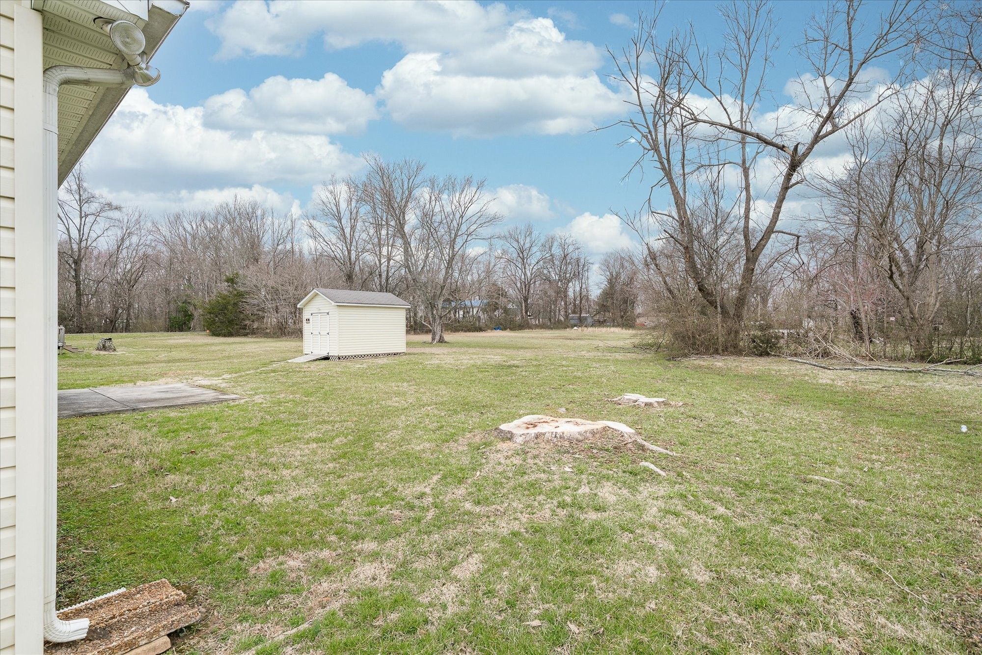110 Lane Ave Property Photo 11