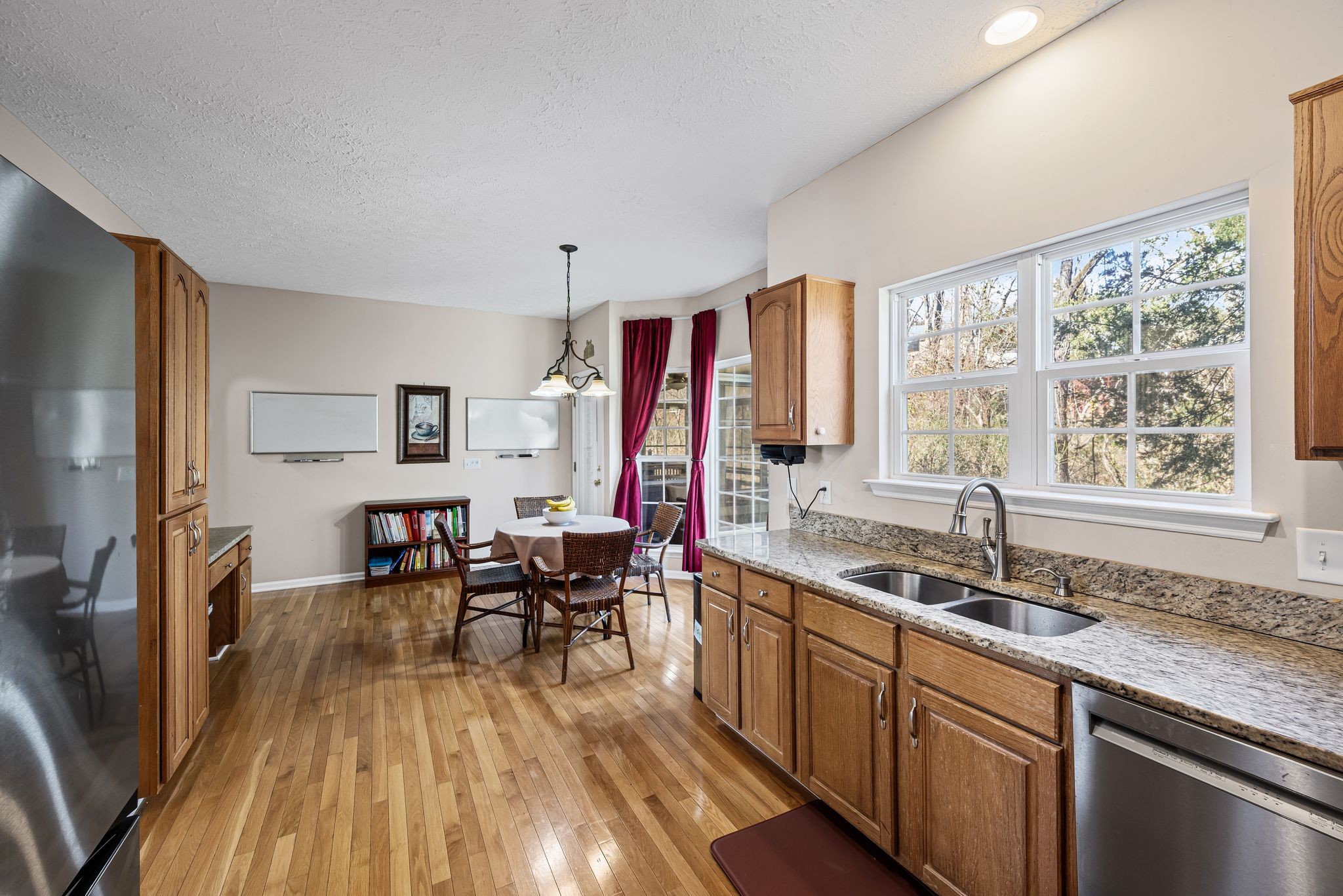 1153 Streamdale Pt, E Property Photo 6