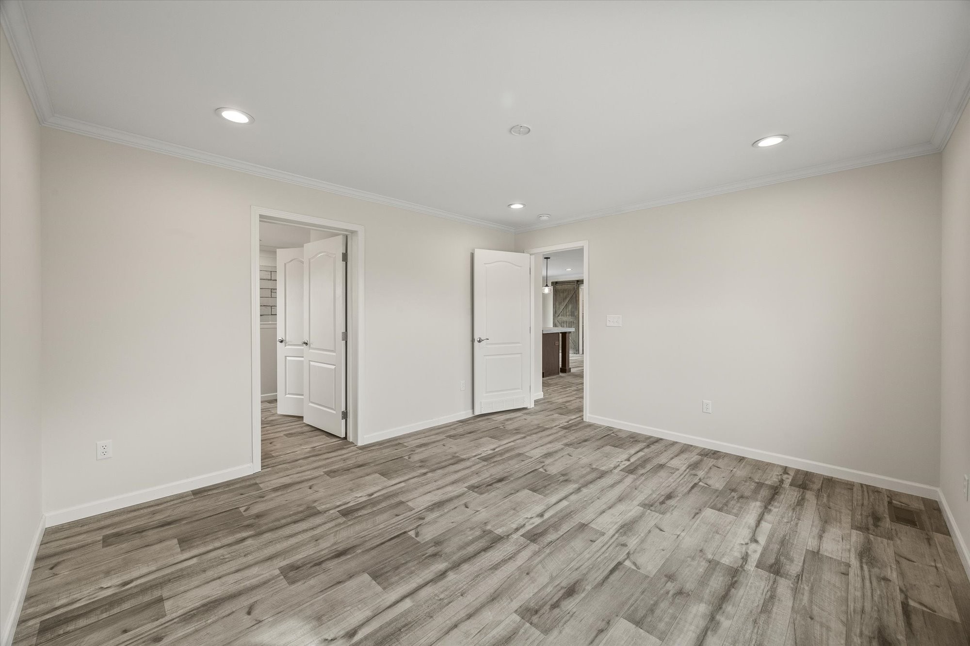 1640 Anna Maria Ln Property Photo 10