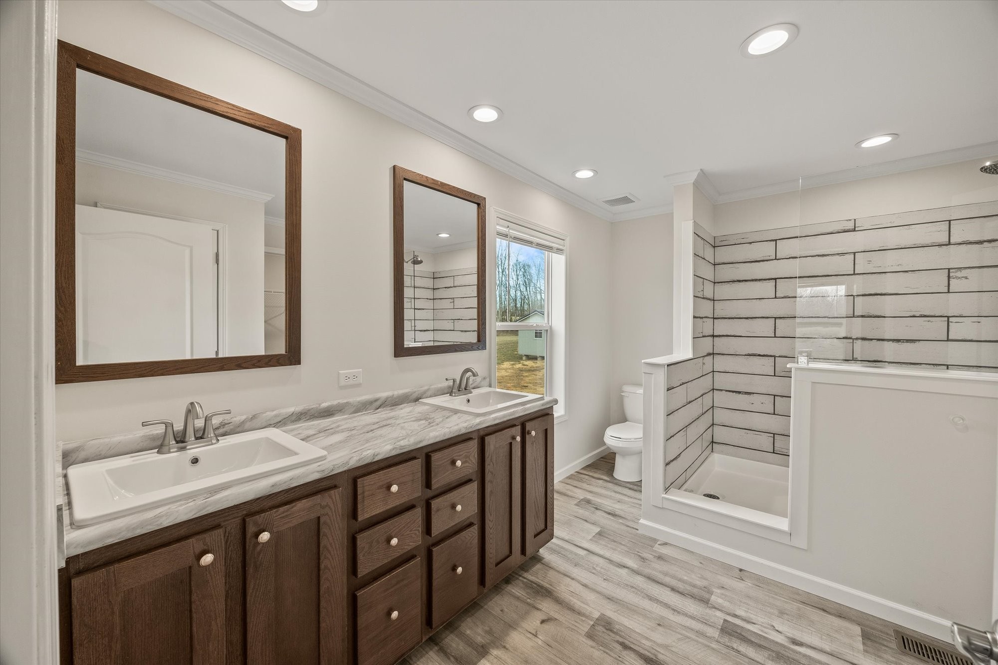 1640 Anna Maria Ln Property Photo 11