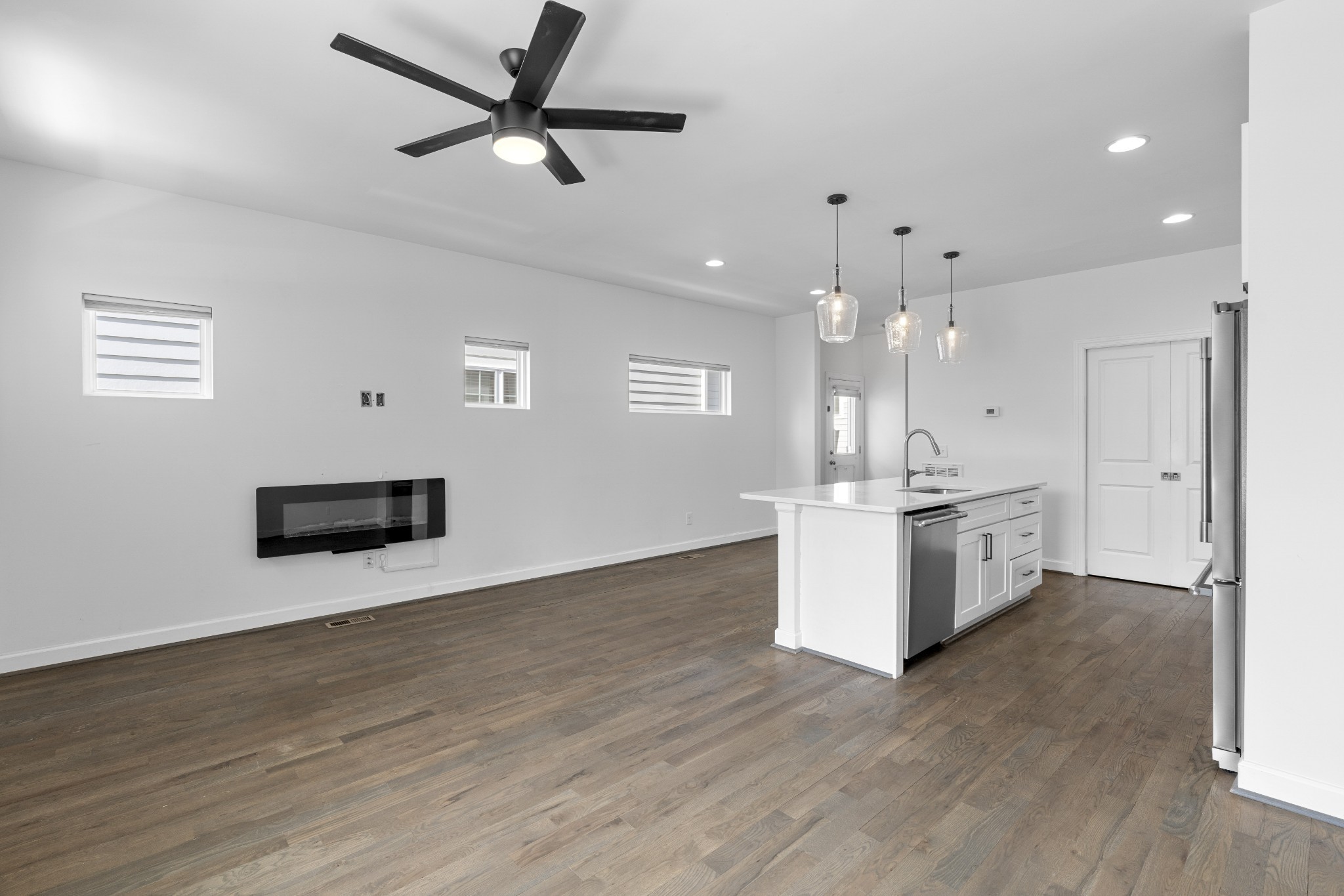 5414b California Ave Property Photo 13