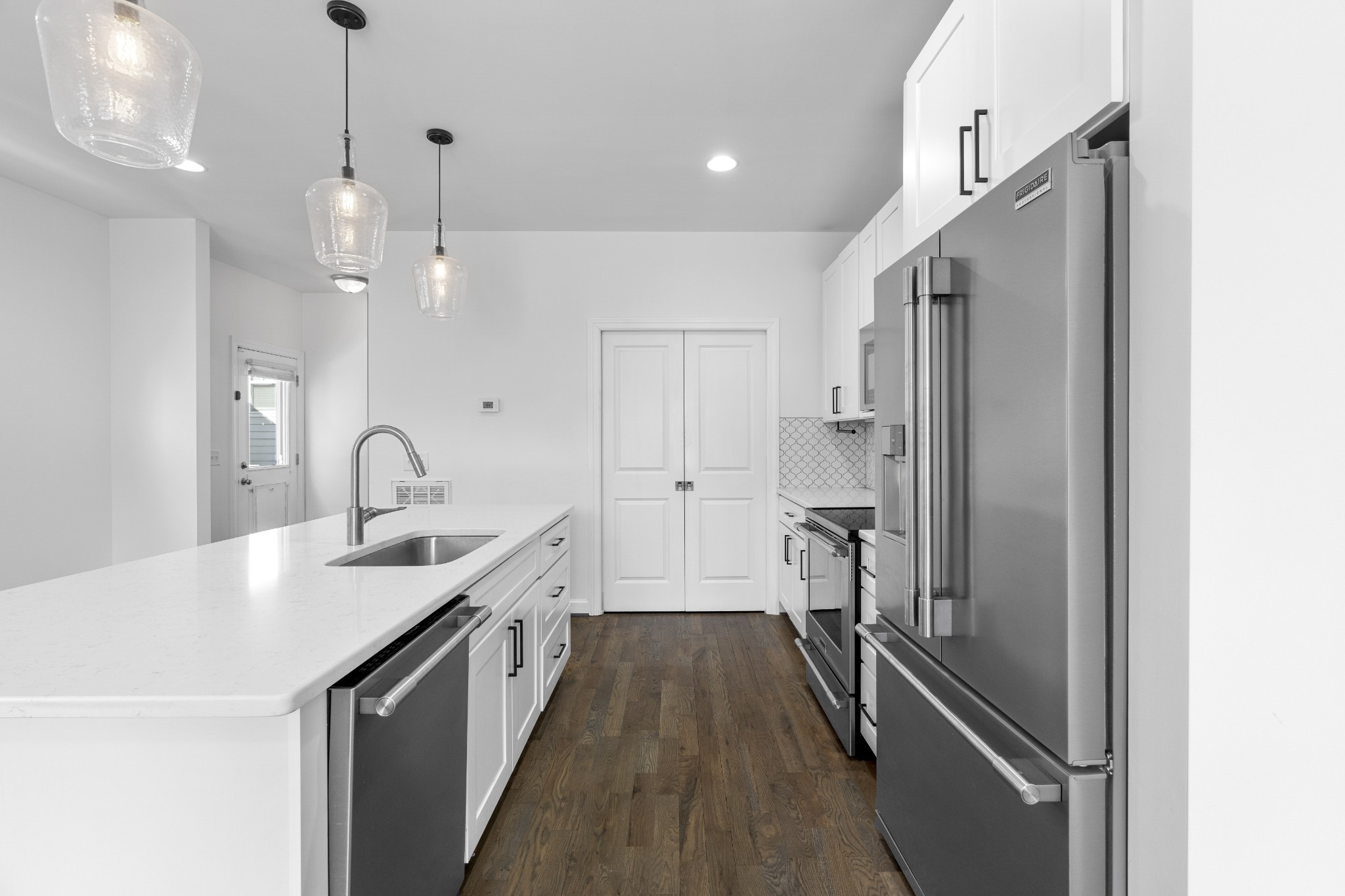 5414b California Ave Property Photo 18