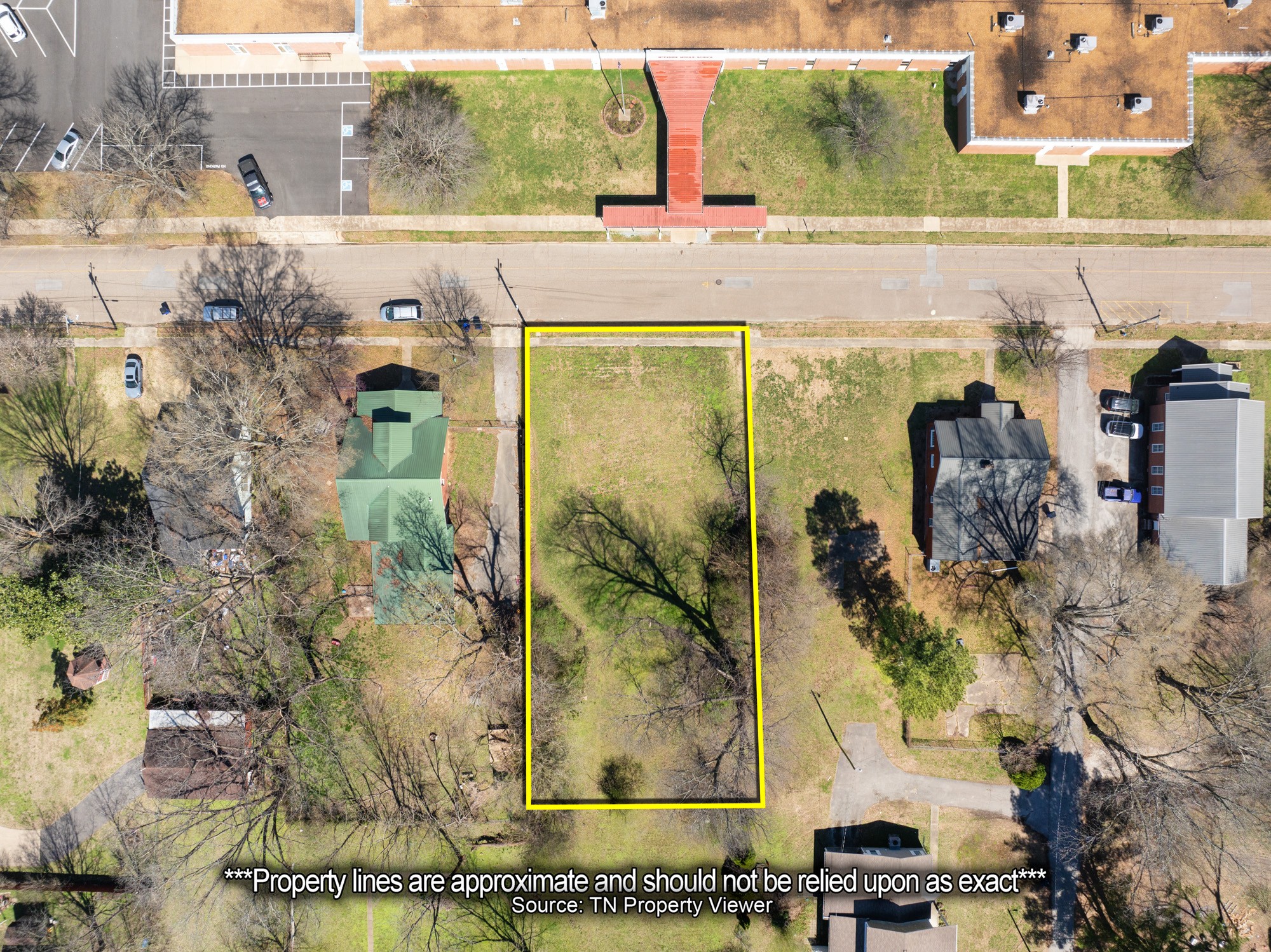 75 Woodrow Ave Property Photo