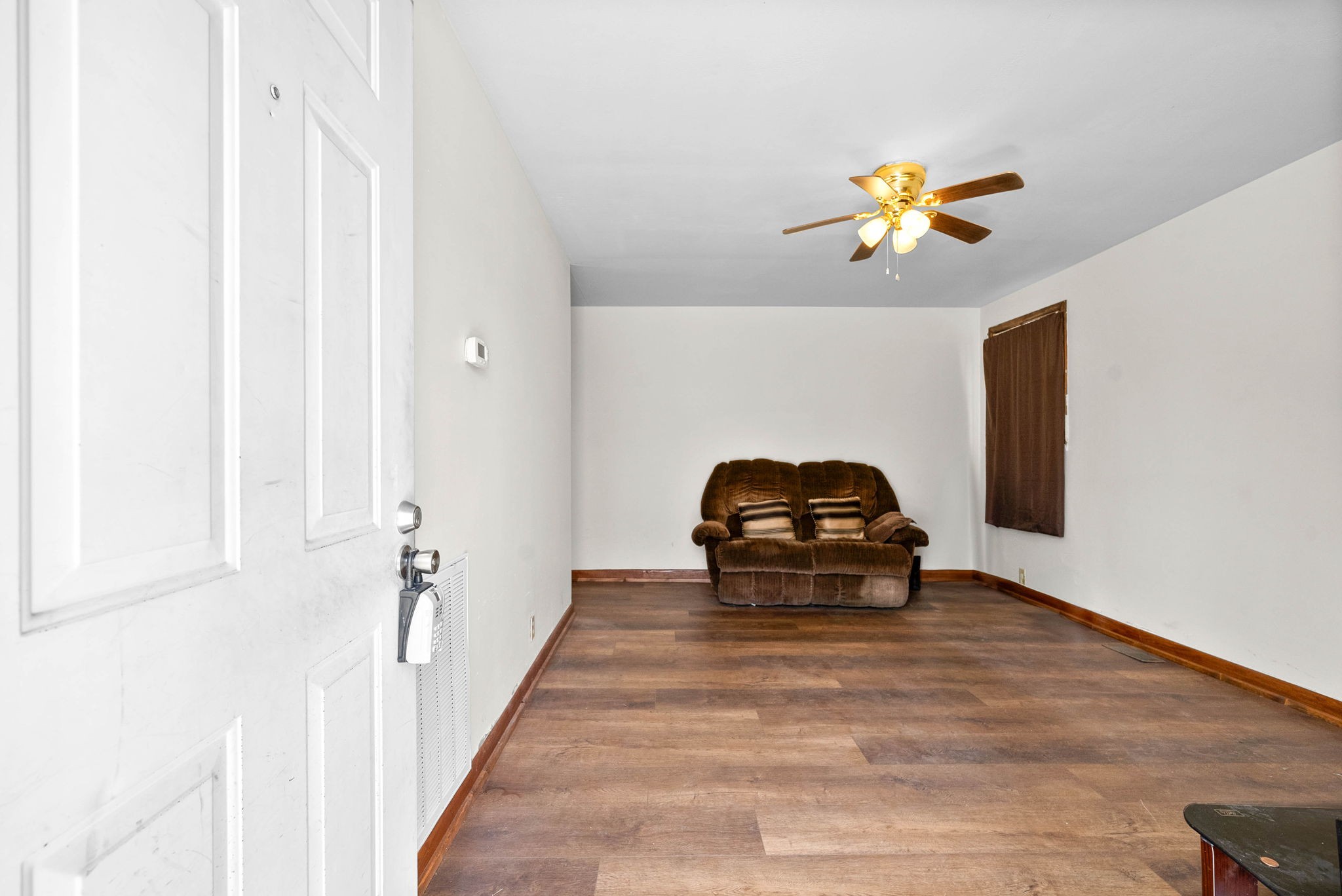 706 Forest St Property Photo 4