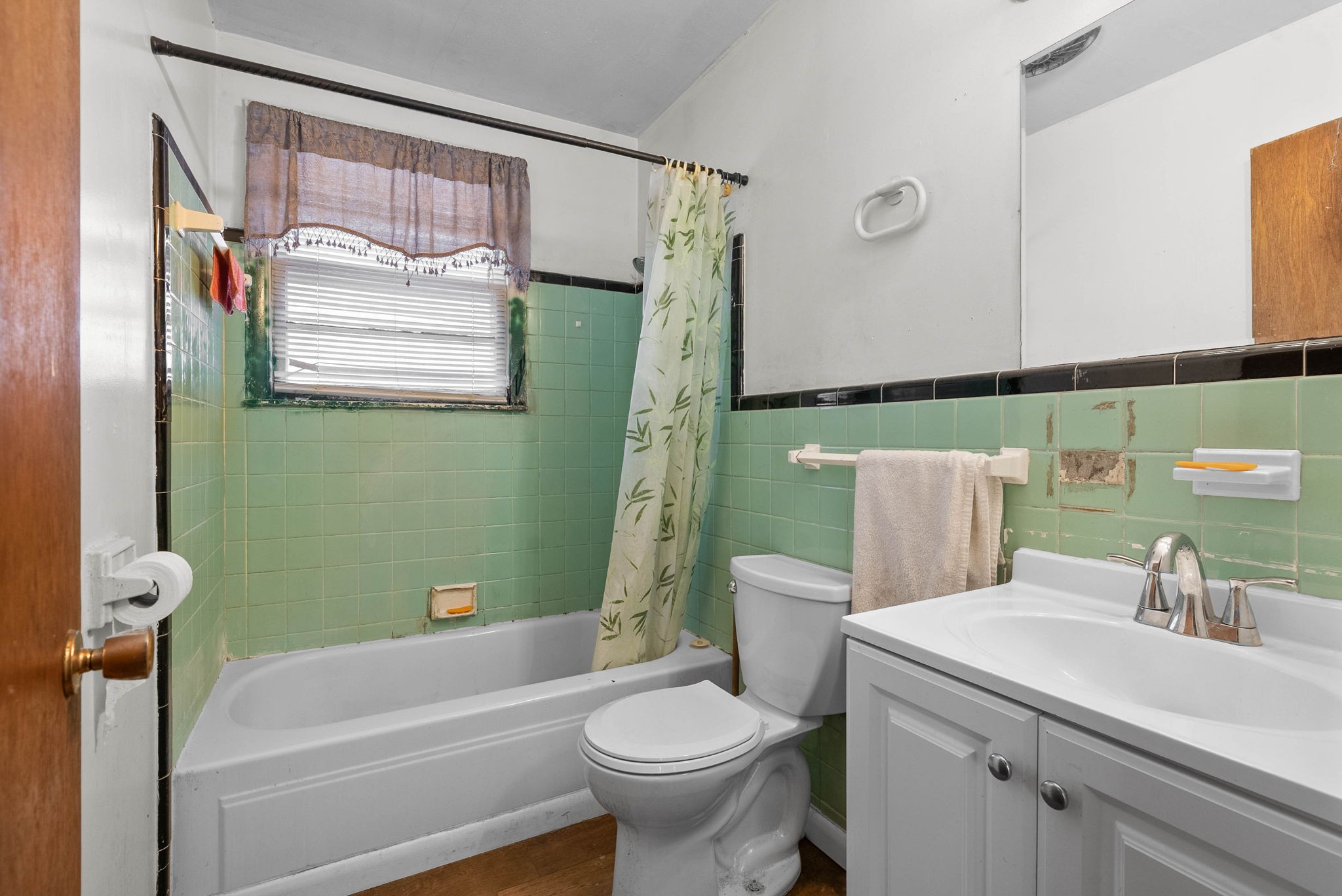 706 Forest St Property Photo 11