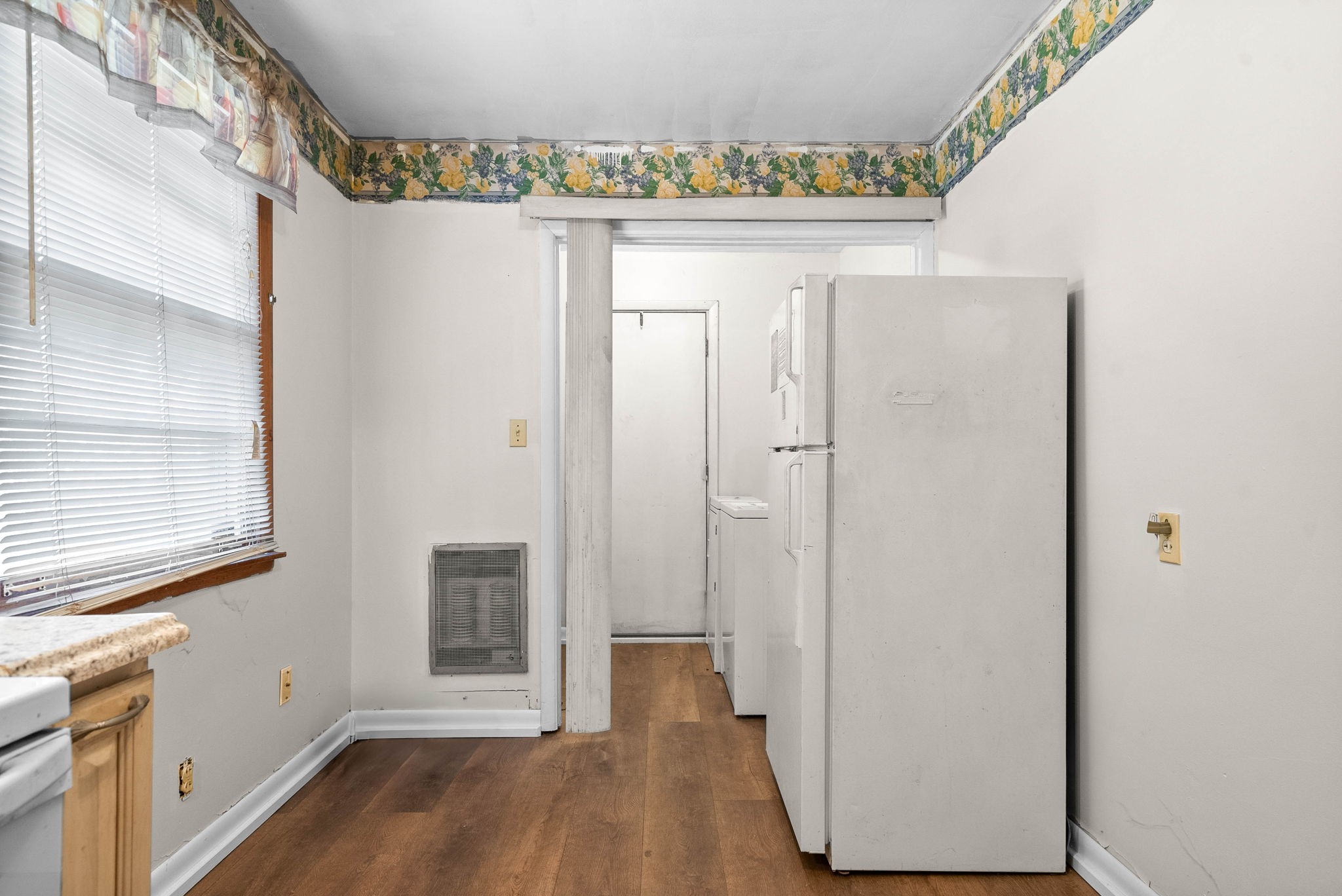 706 Forest St Property Photo 16