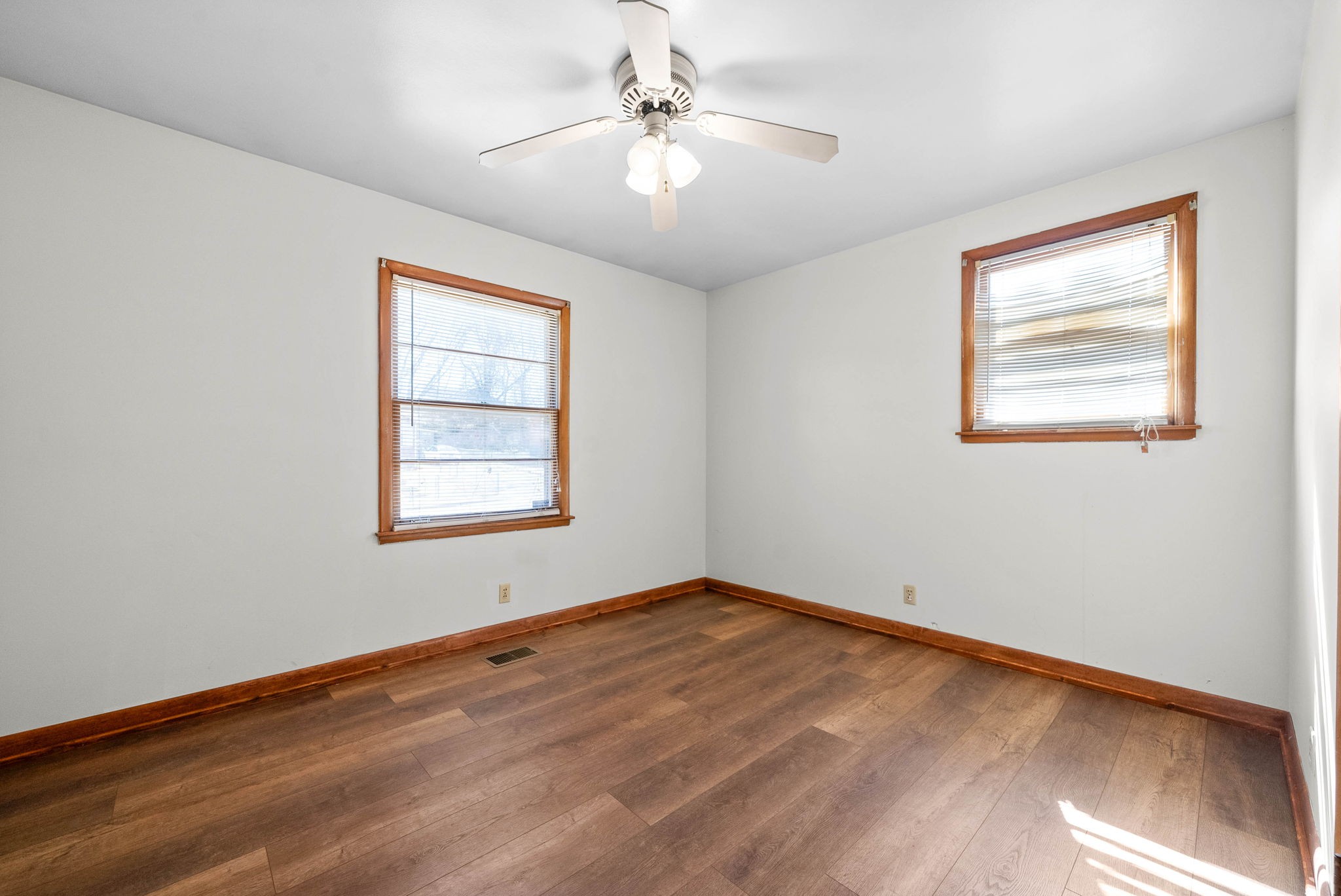 706 Forest St Property Photo 18