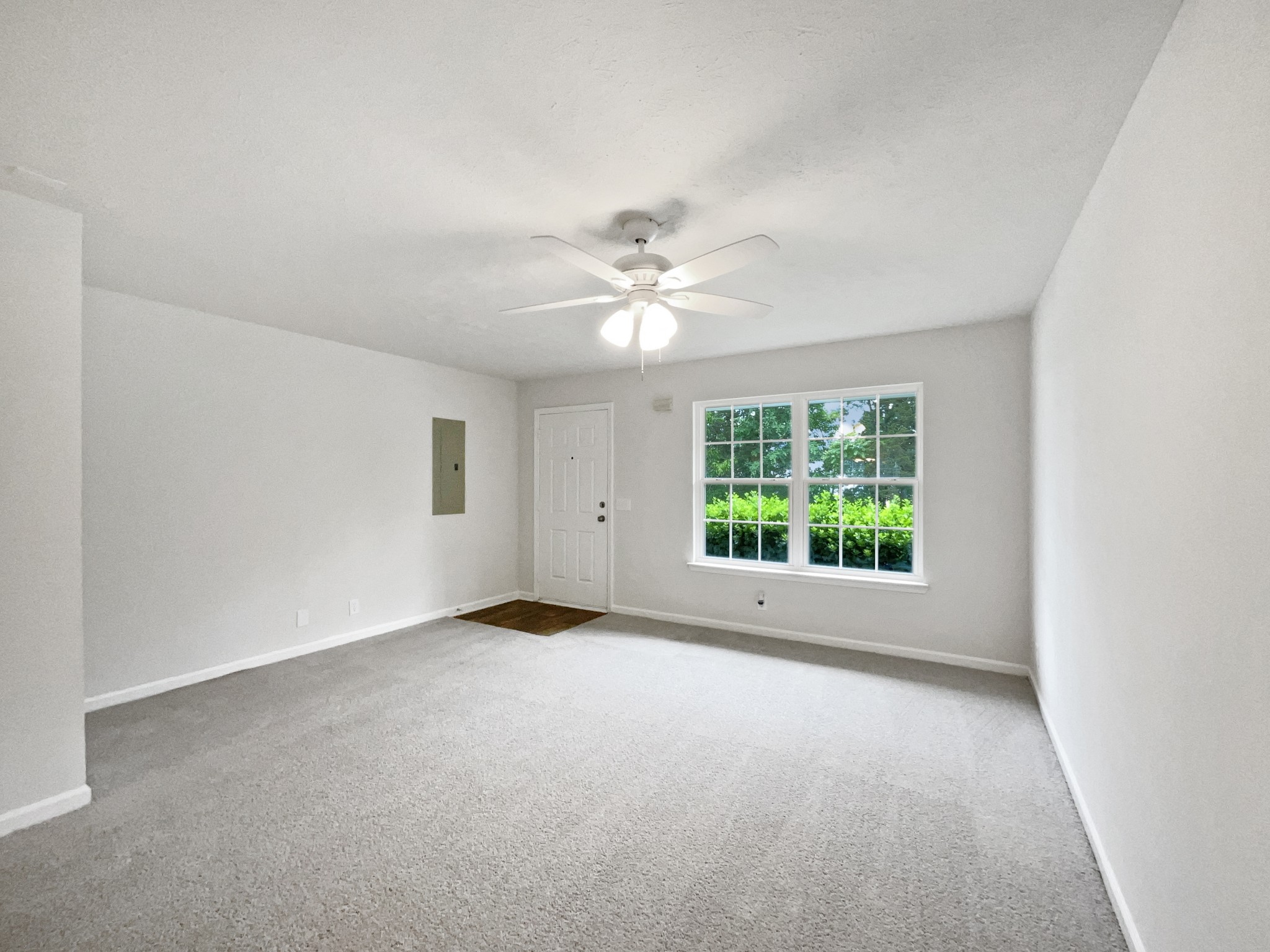 9004 Nathanael Dr Property Photo 3