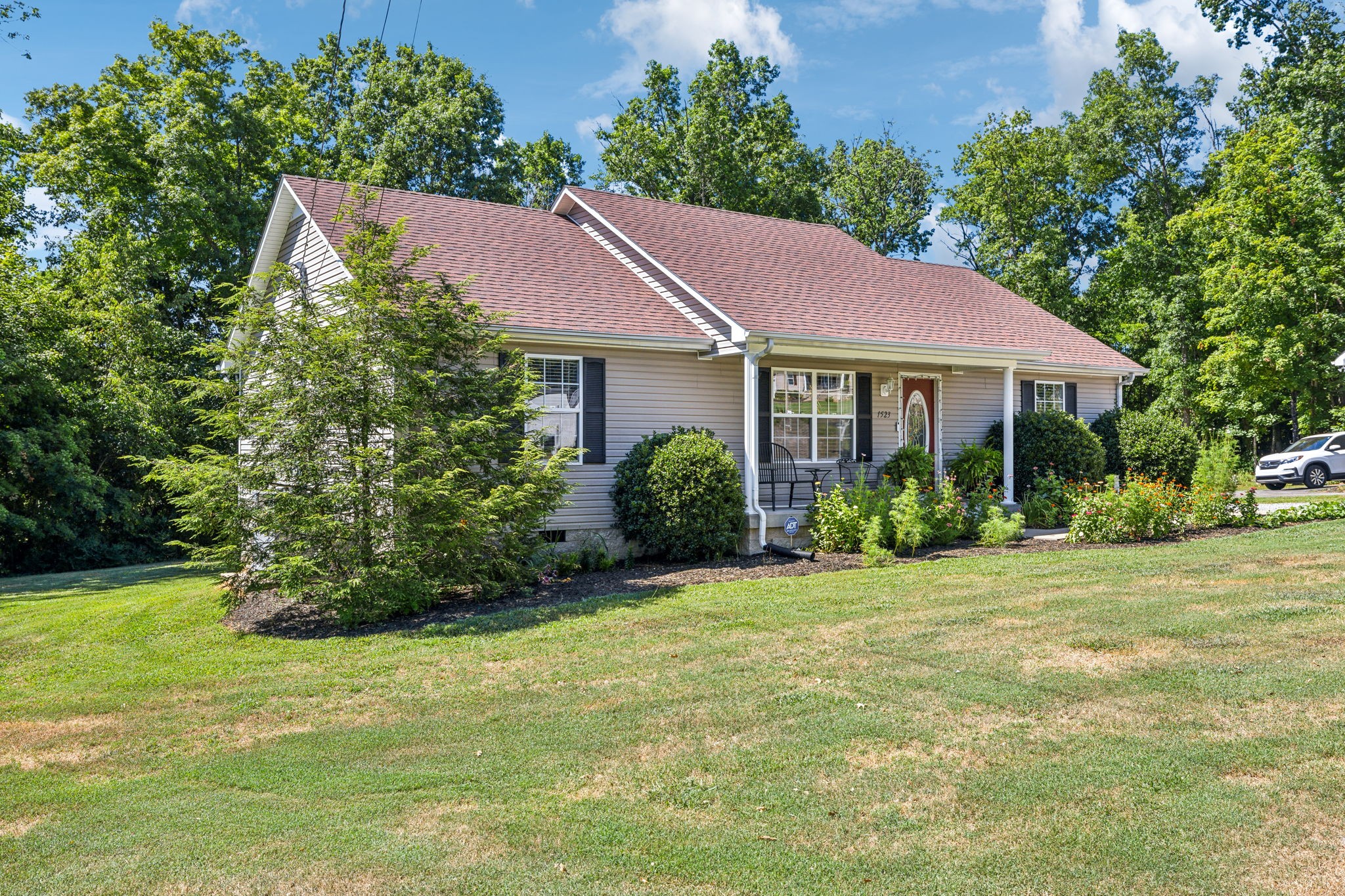 1523 Patrick Dr Property Photo 2