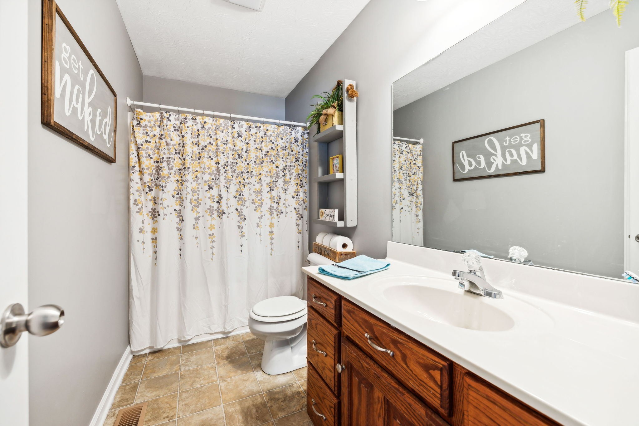 1523 Patrick Dr Property Photo 25