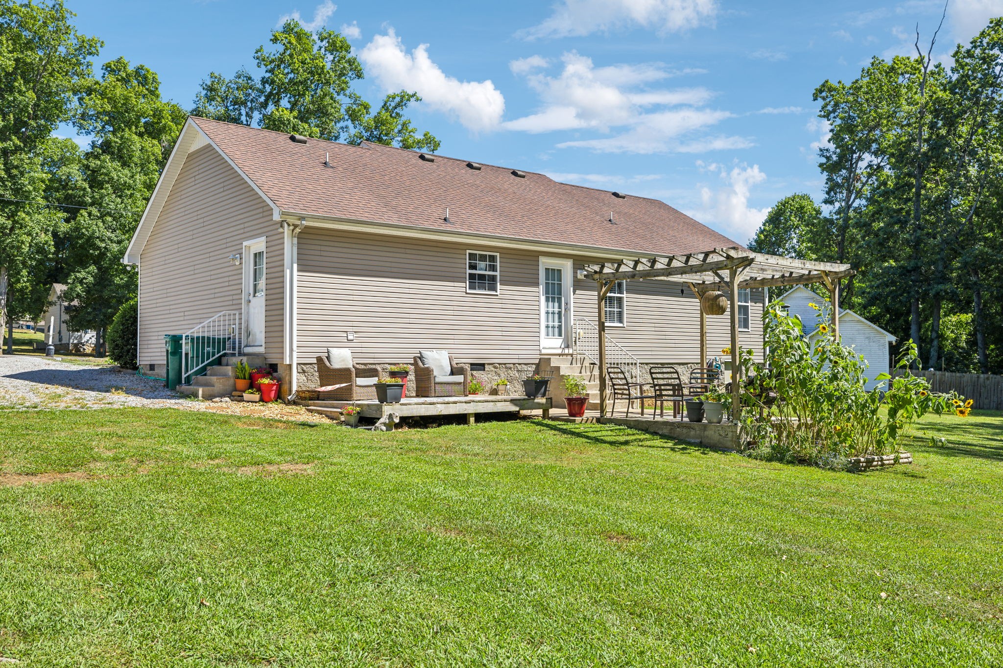 1523 Patrick Dr Property Photo 32