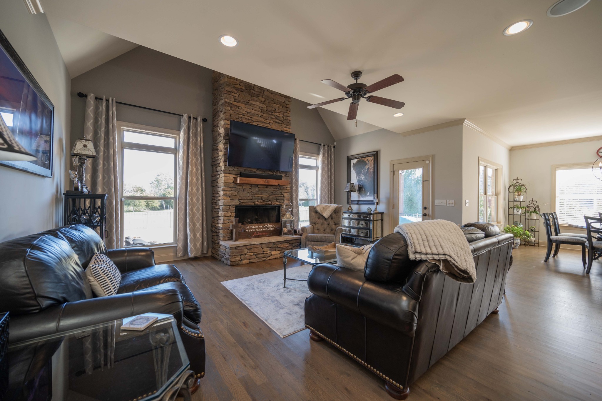 1118 Averwater Run Property Photo 14
